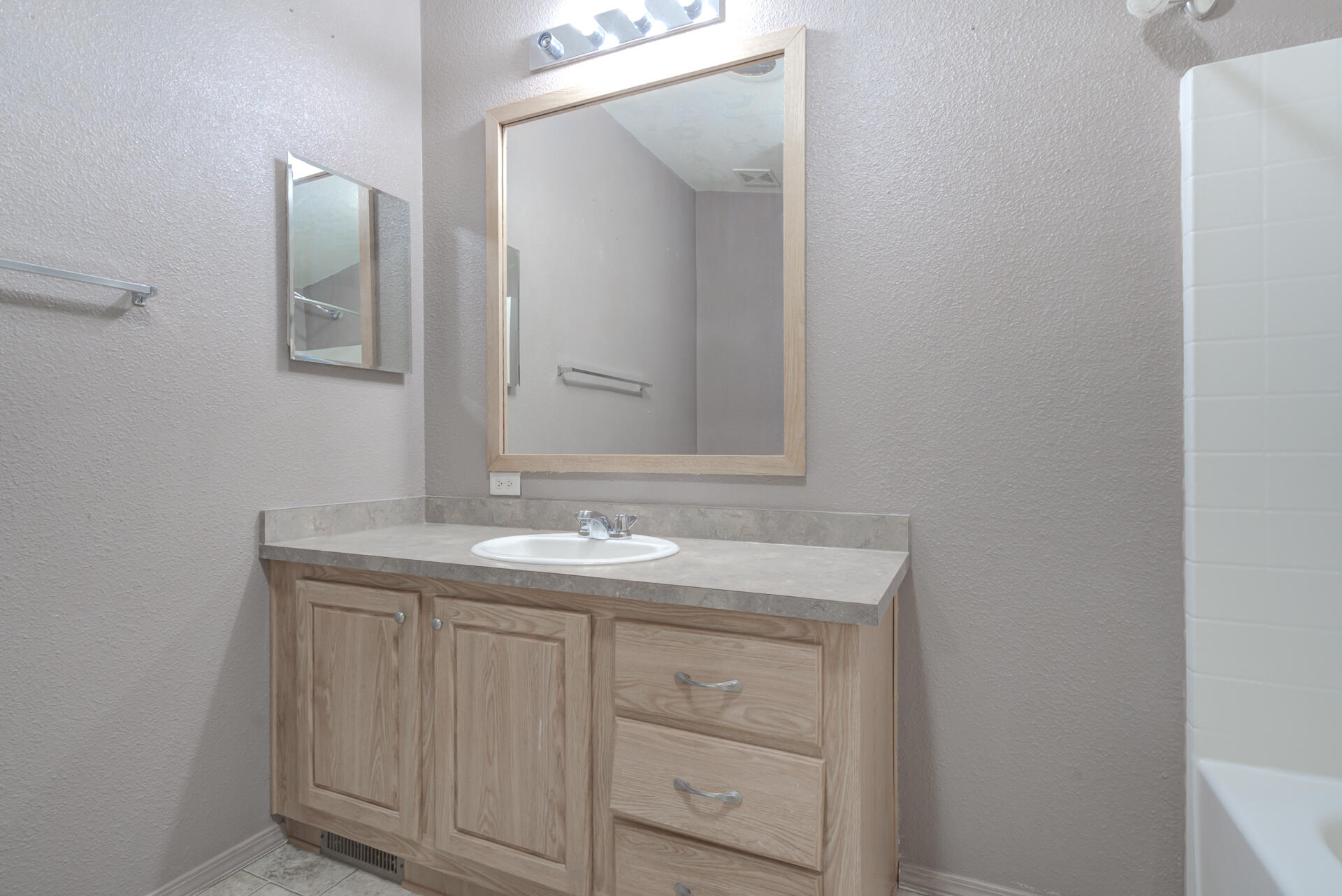 16412 Schilling Road