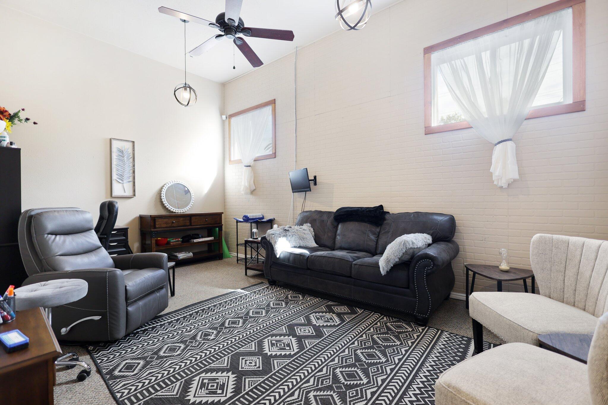 1352/1336 Oregon st Avenue