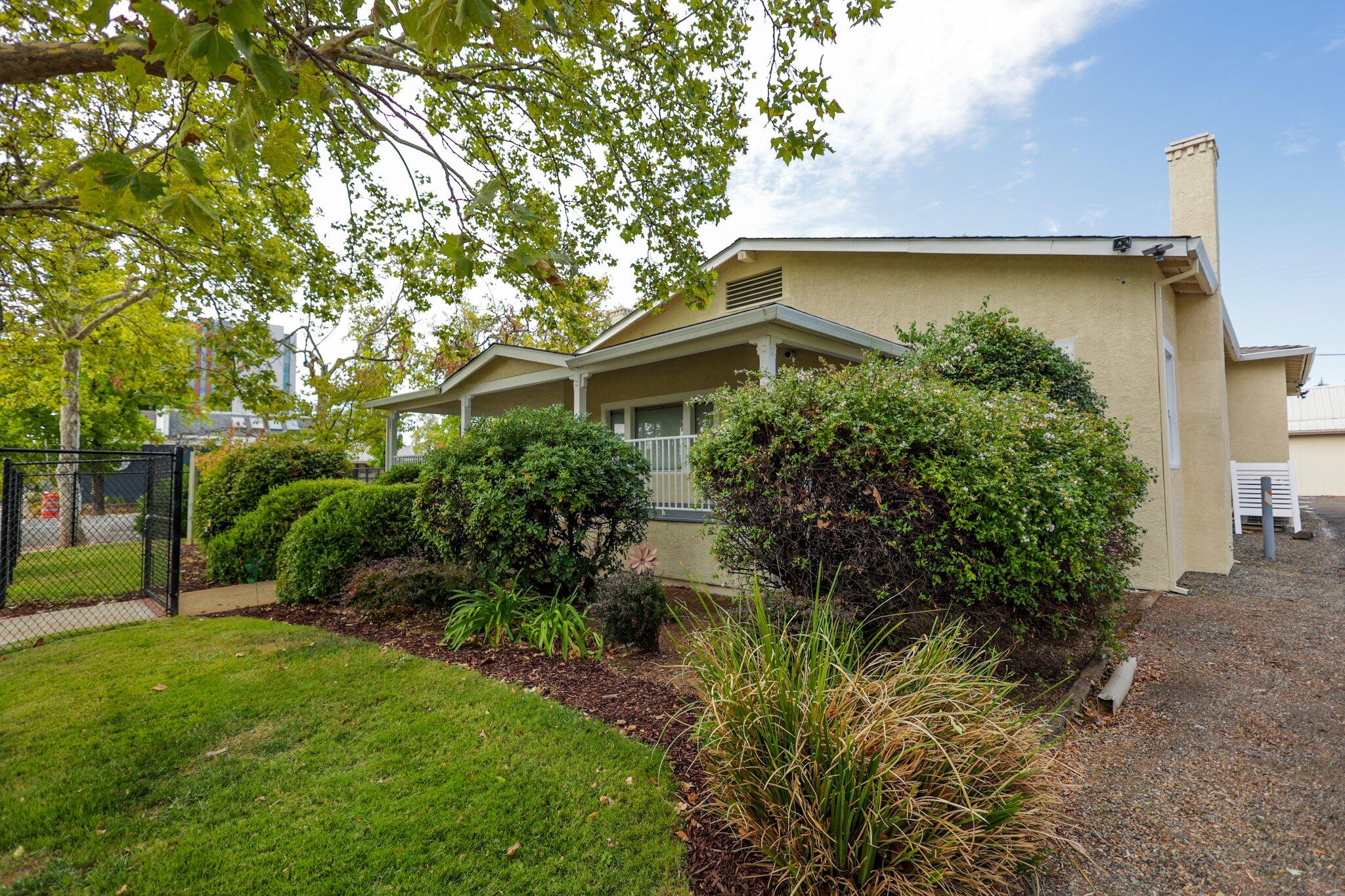 1352/1336 Oregon st Avenue