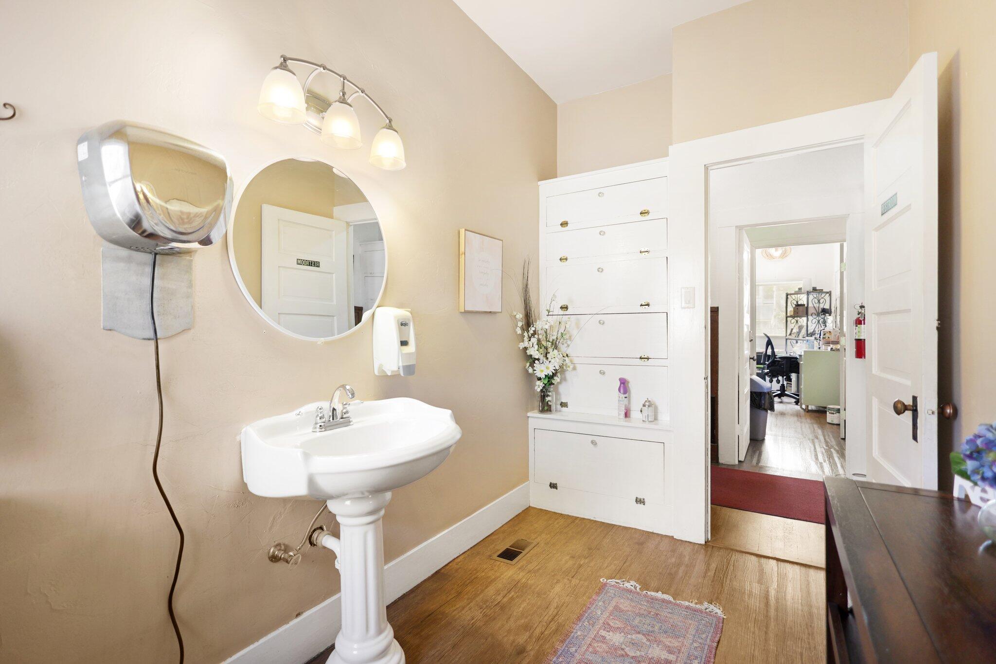 1352/1336 Oregon st Avenue