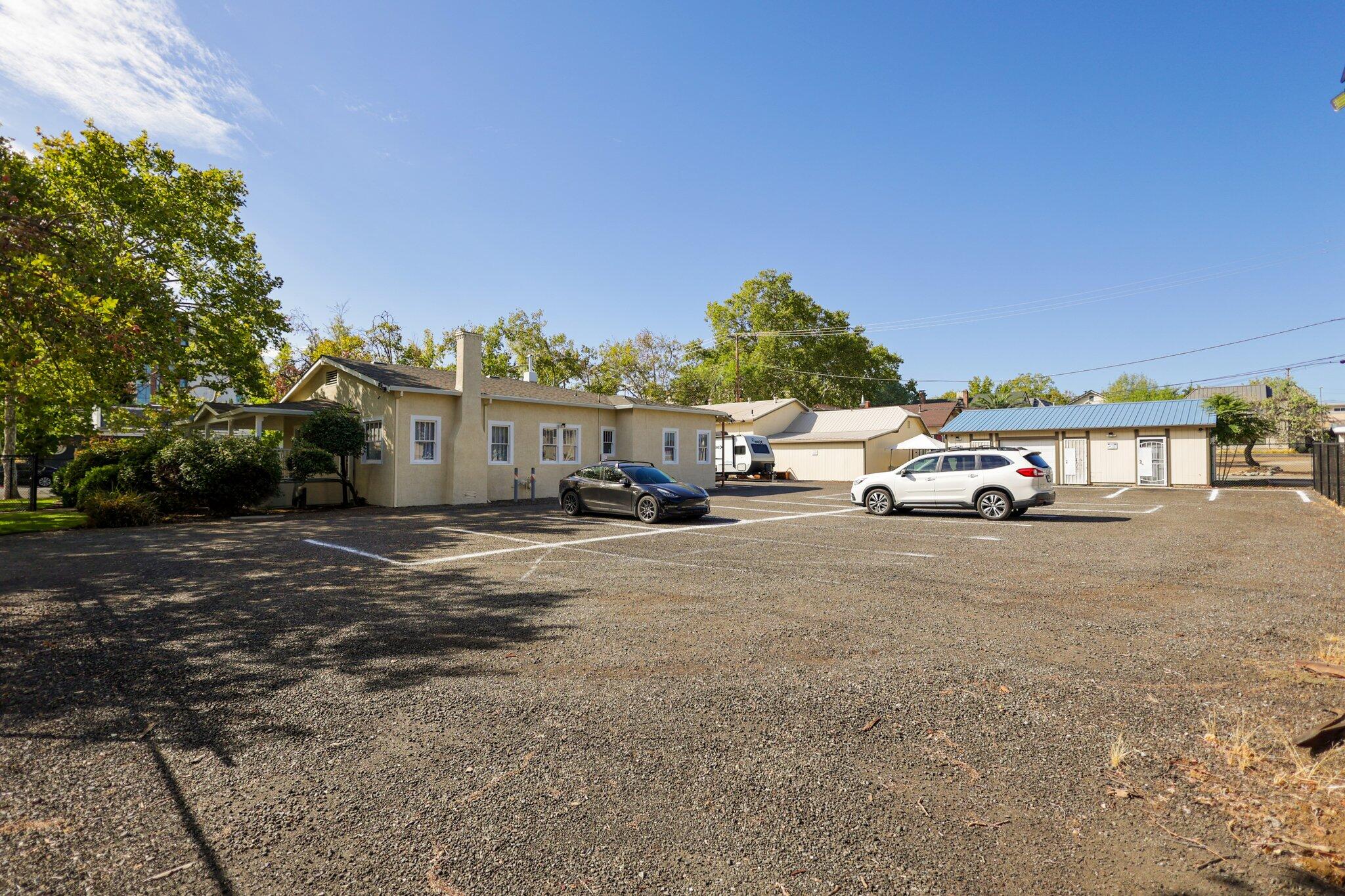 1352/1336 Oregon st Avenue