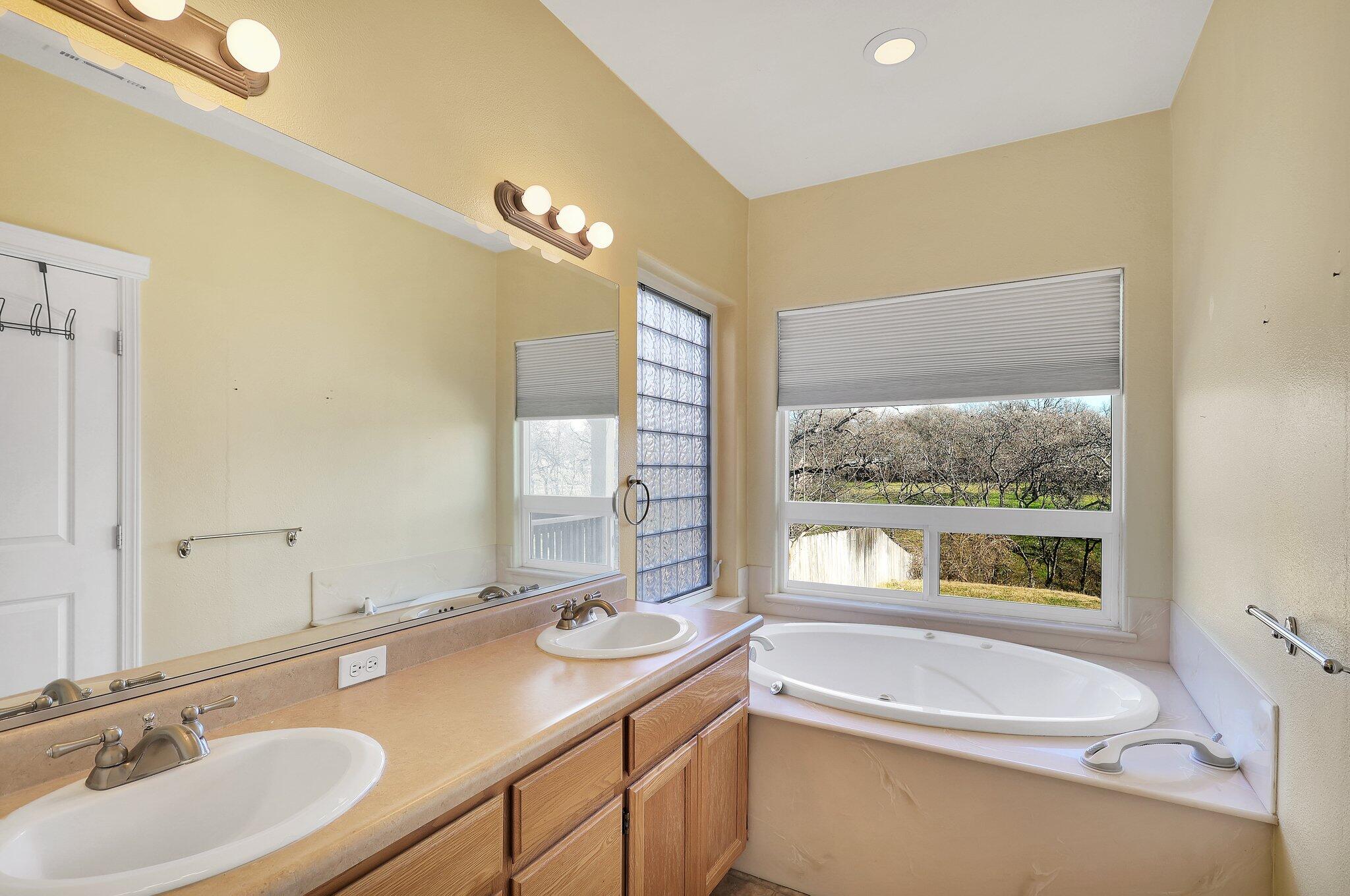 22372 Blue Ridge Mountain Drive