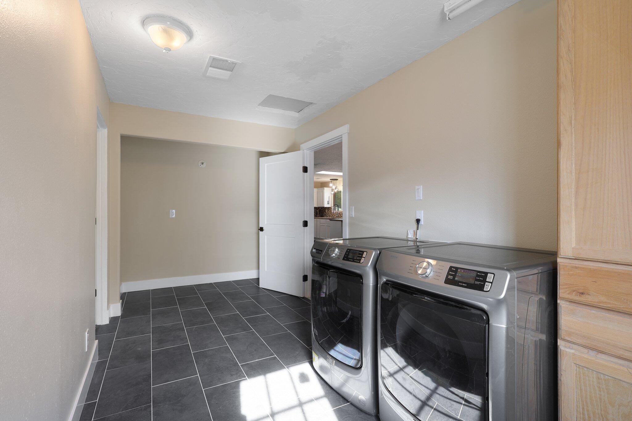 2502 Majestic Oak Circle