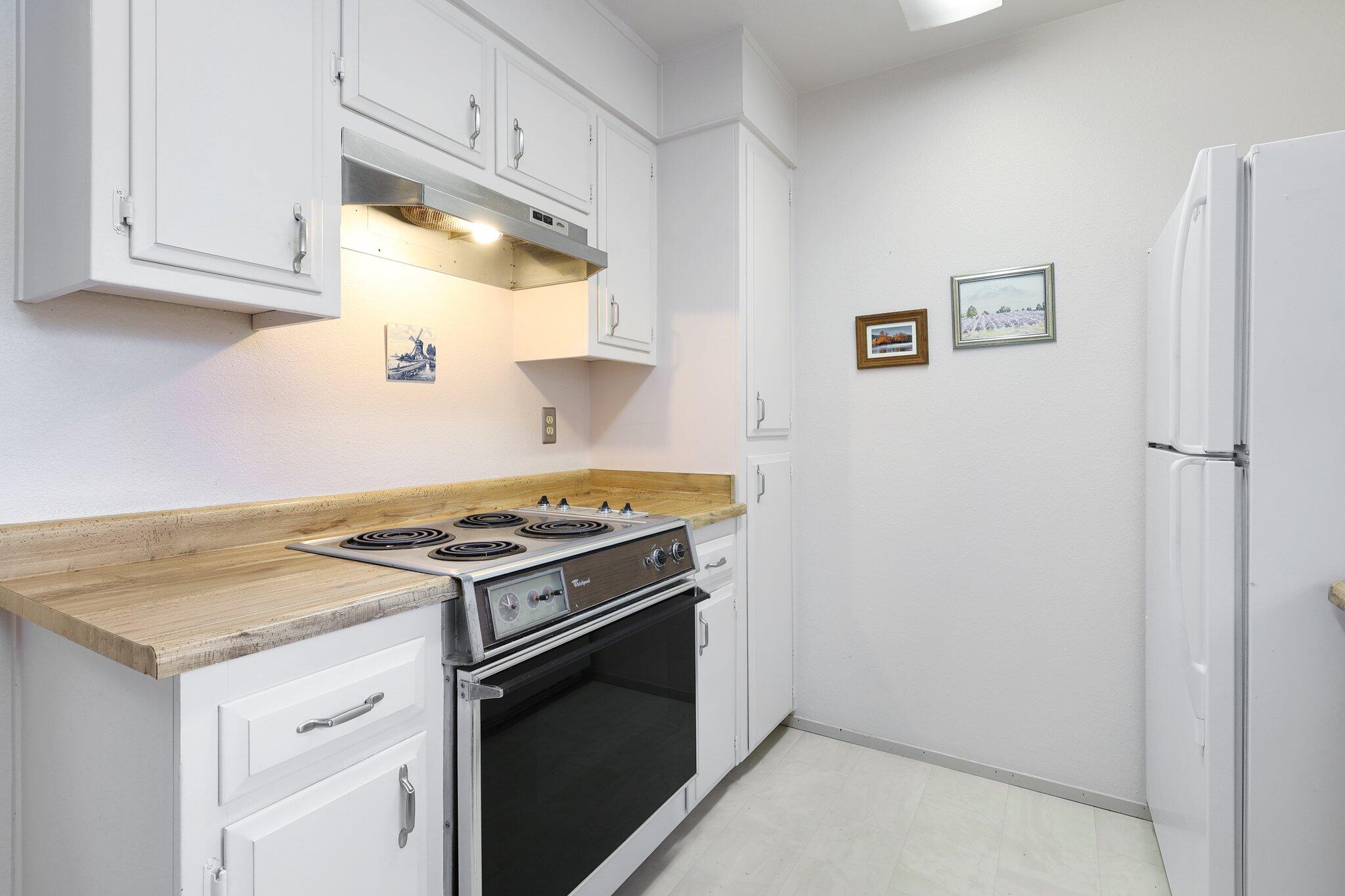 6564 Whispering Canyon Drive