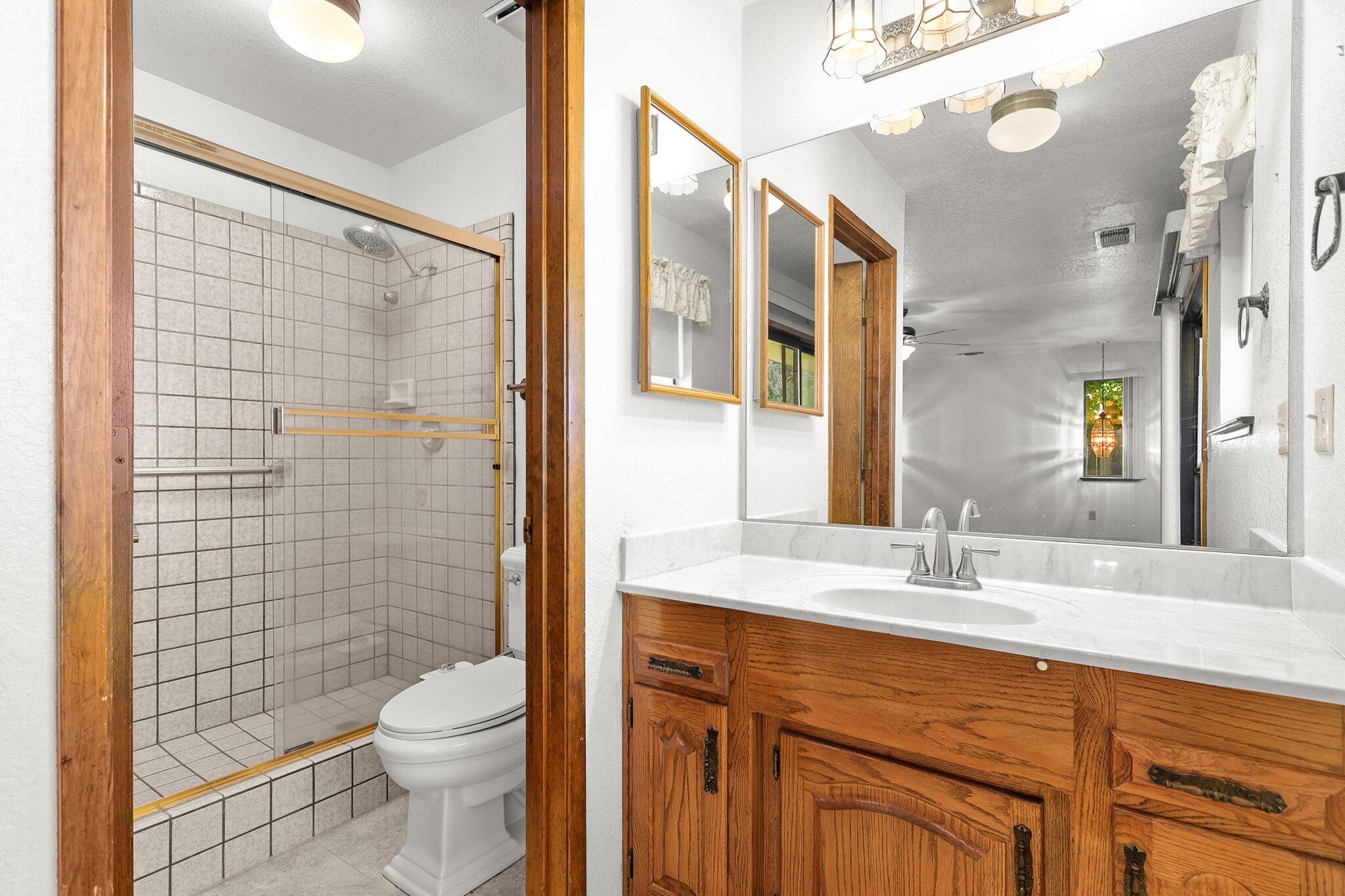 6136 Riverside Drive