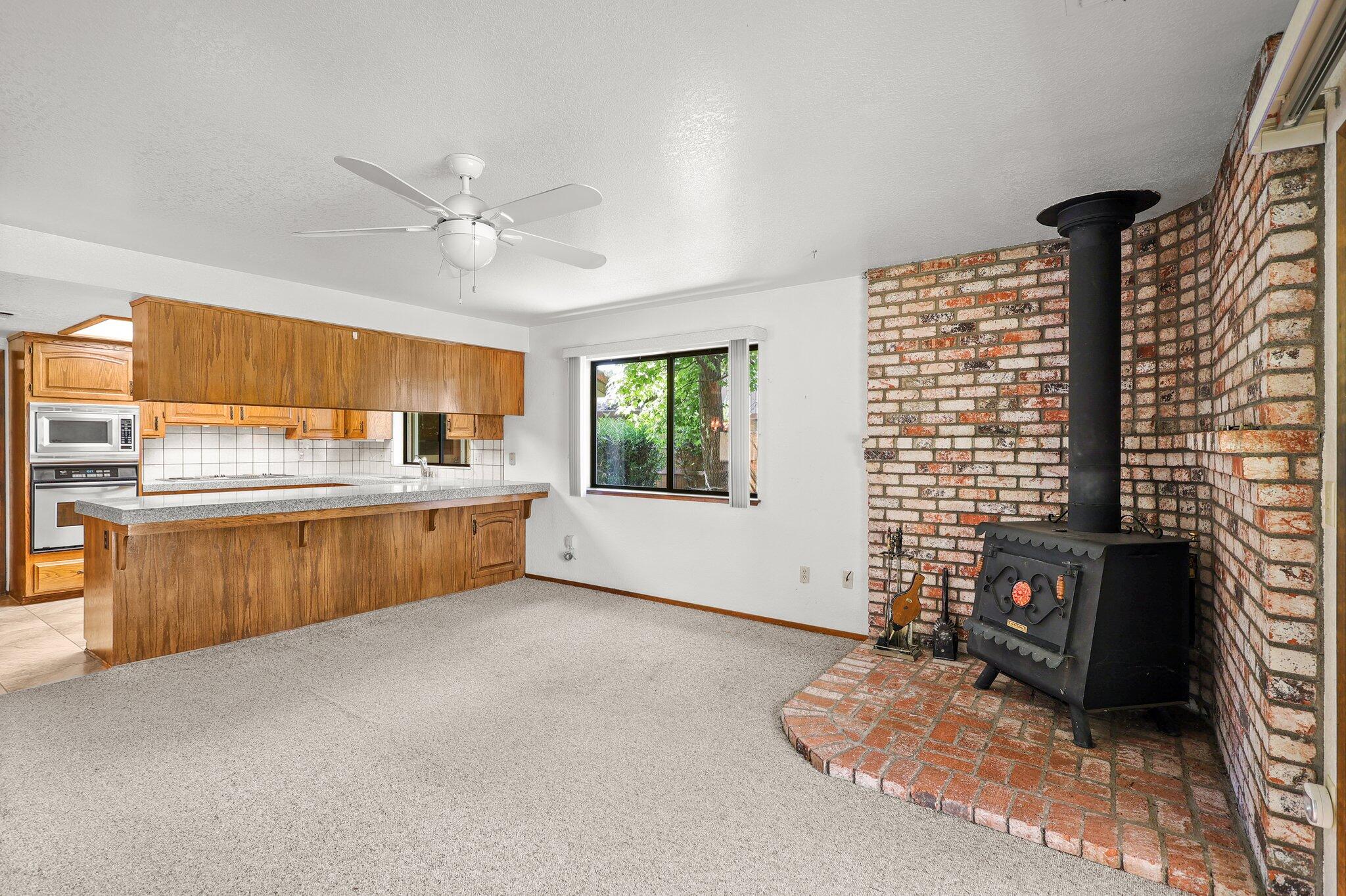 6136 Riverside Drive