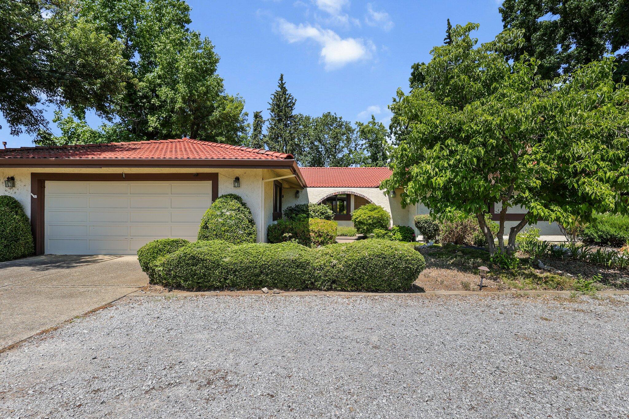 6136 Riverside Drive