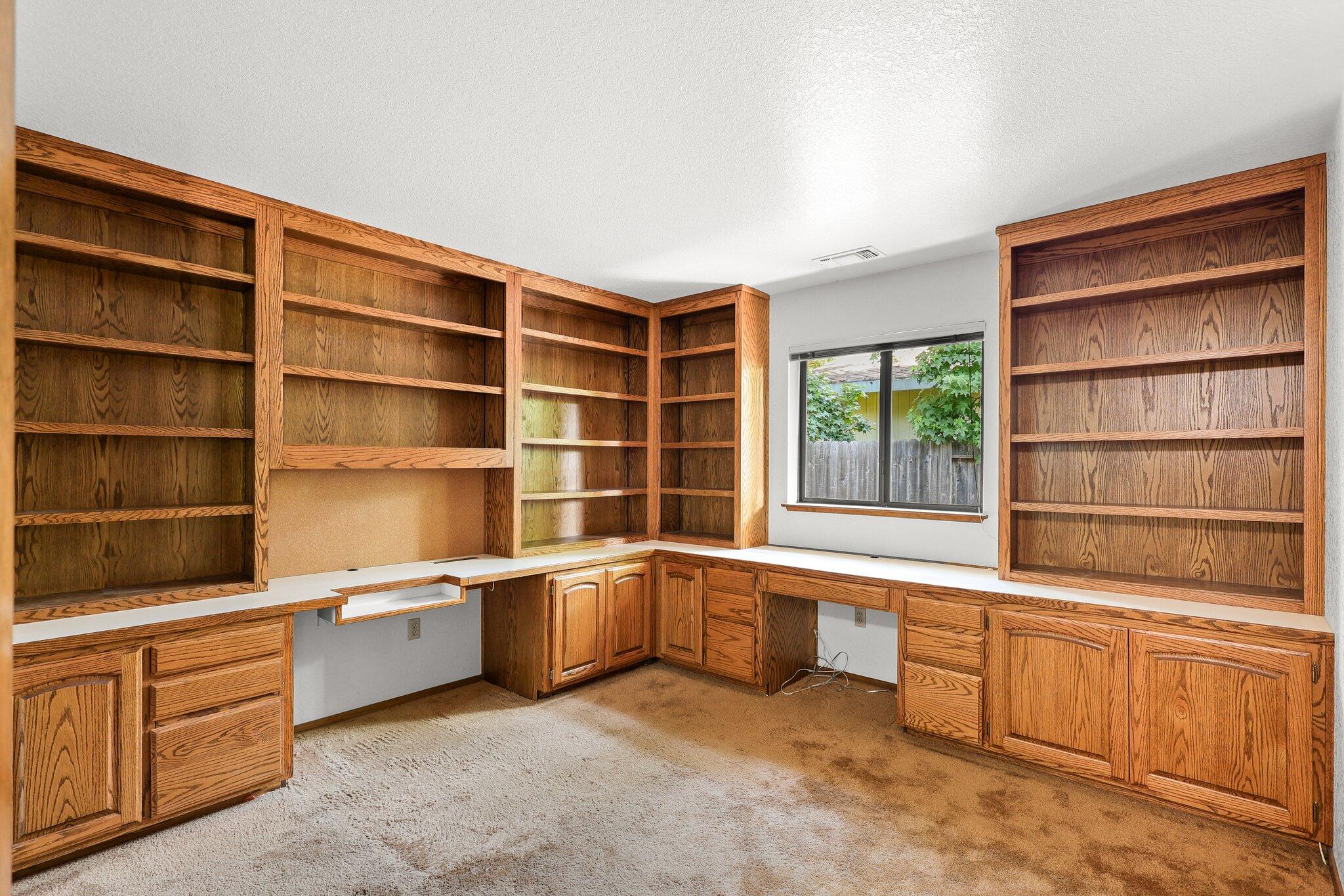 6136 Riverside Drive