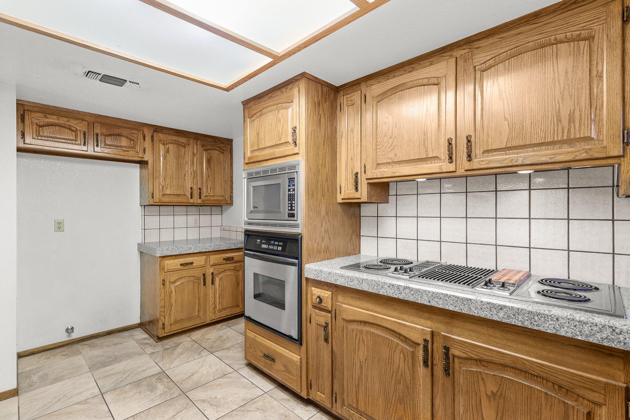 6136 Riverside Drive