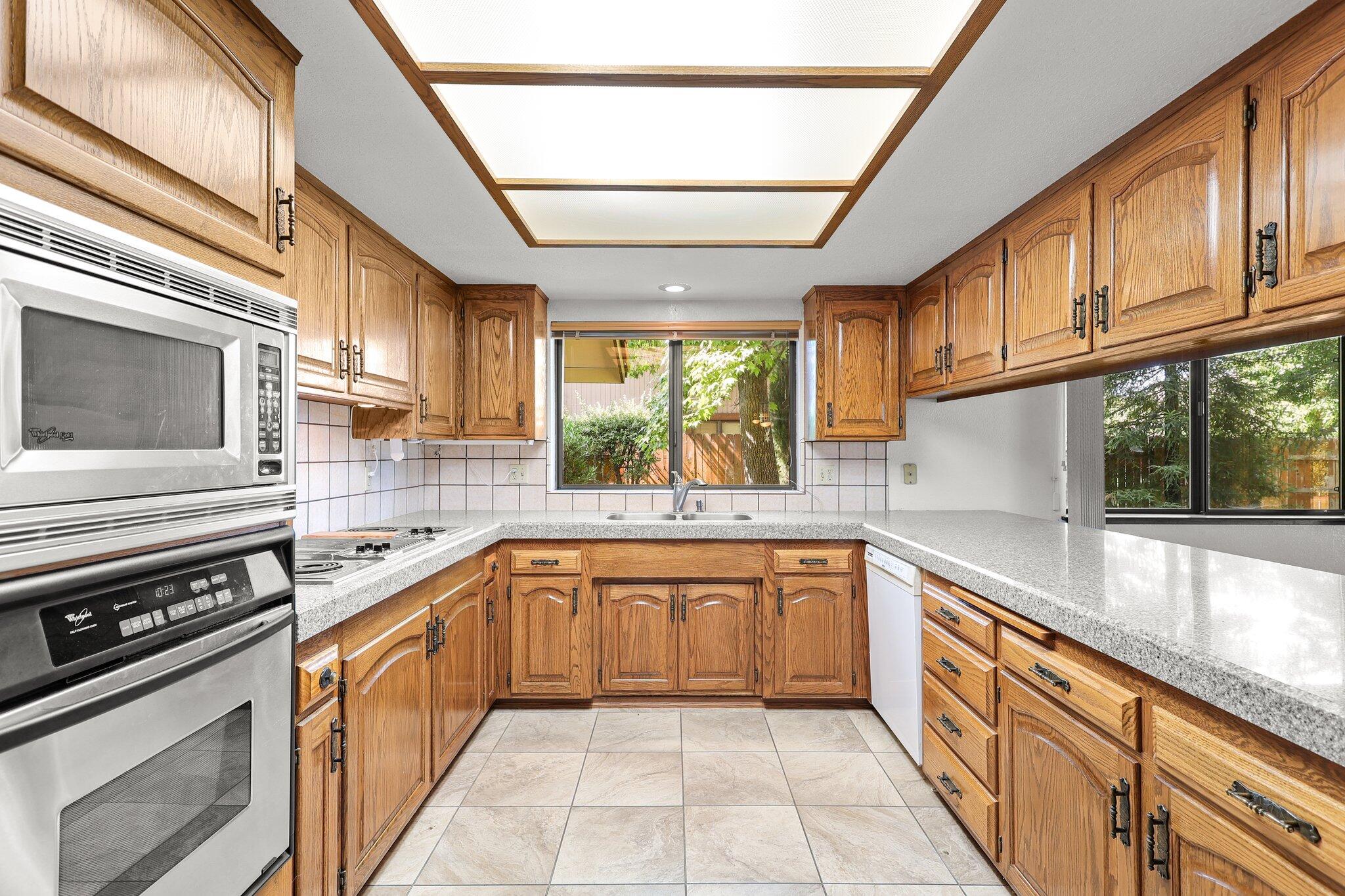 6136 Riverside Drive