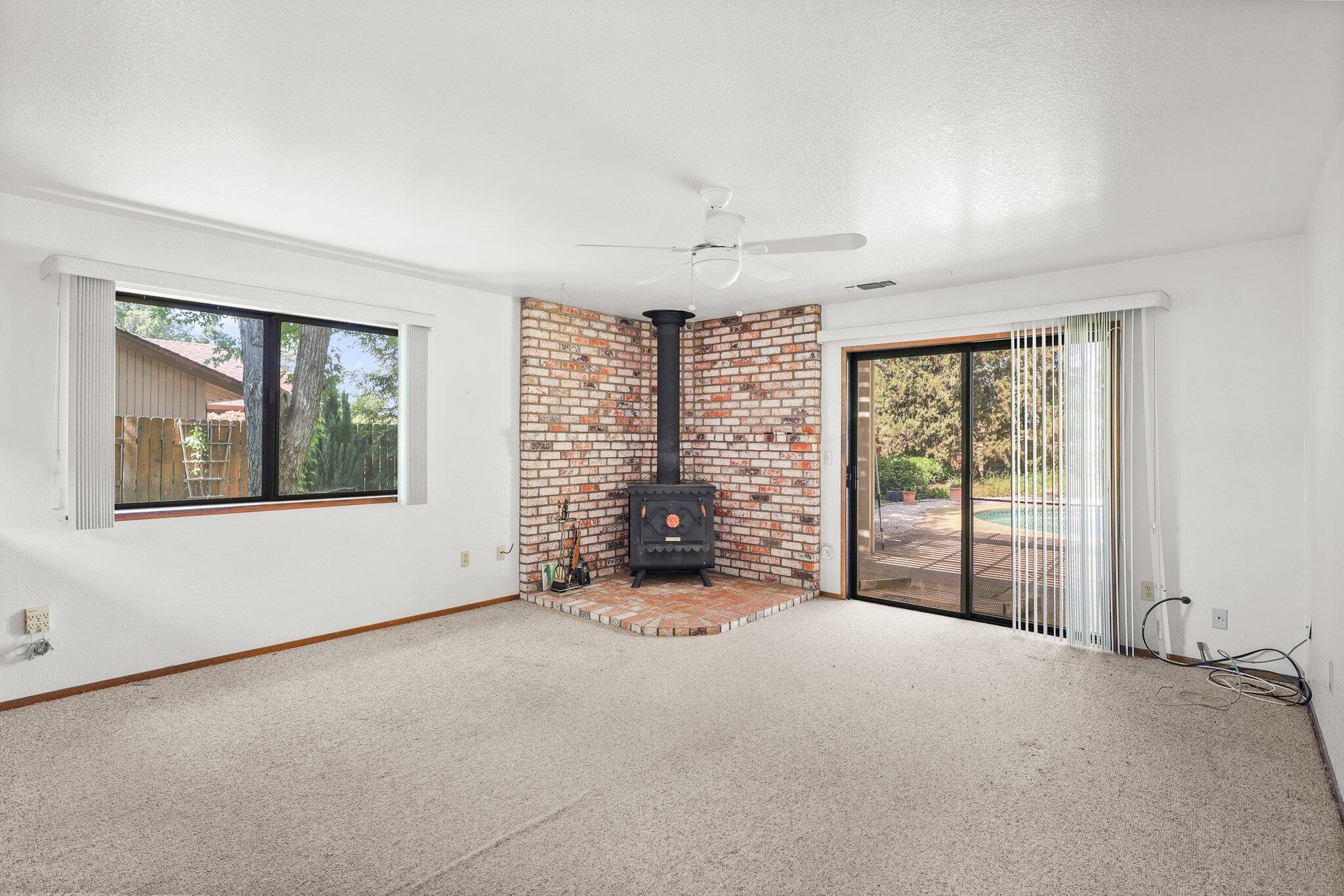 6136 Riverside Drive