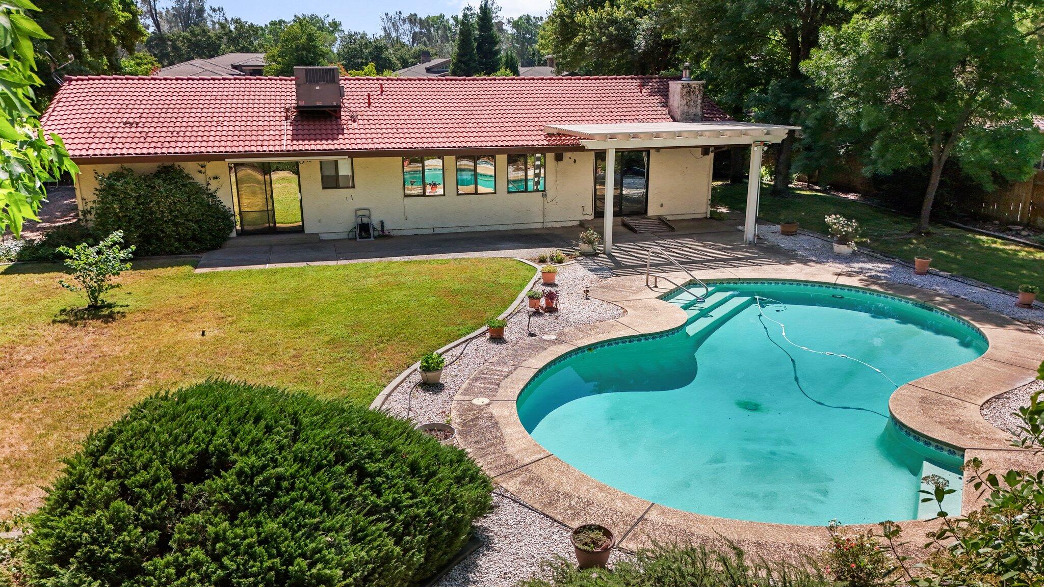 6136 Riverside Drive