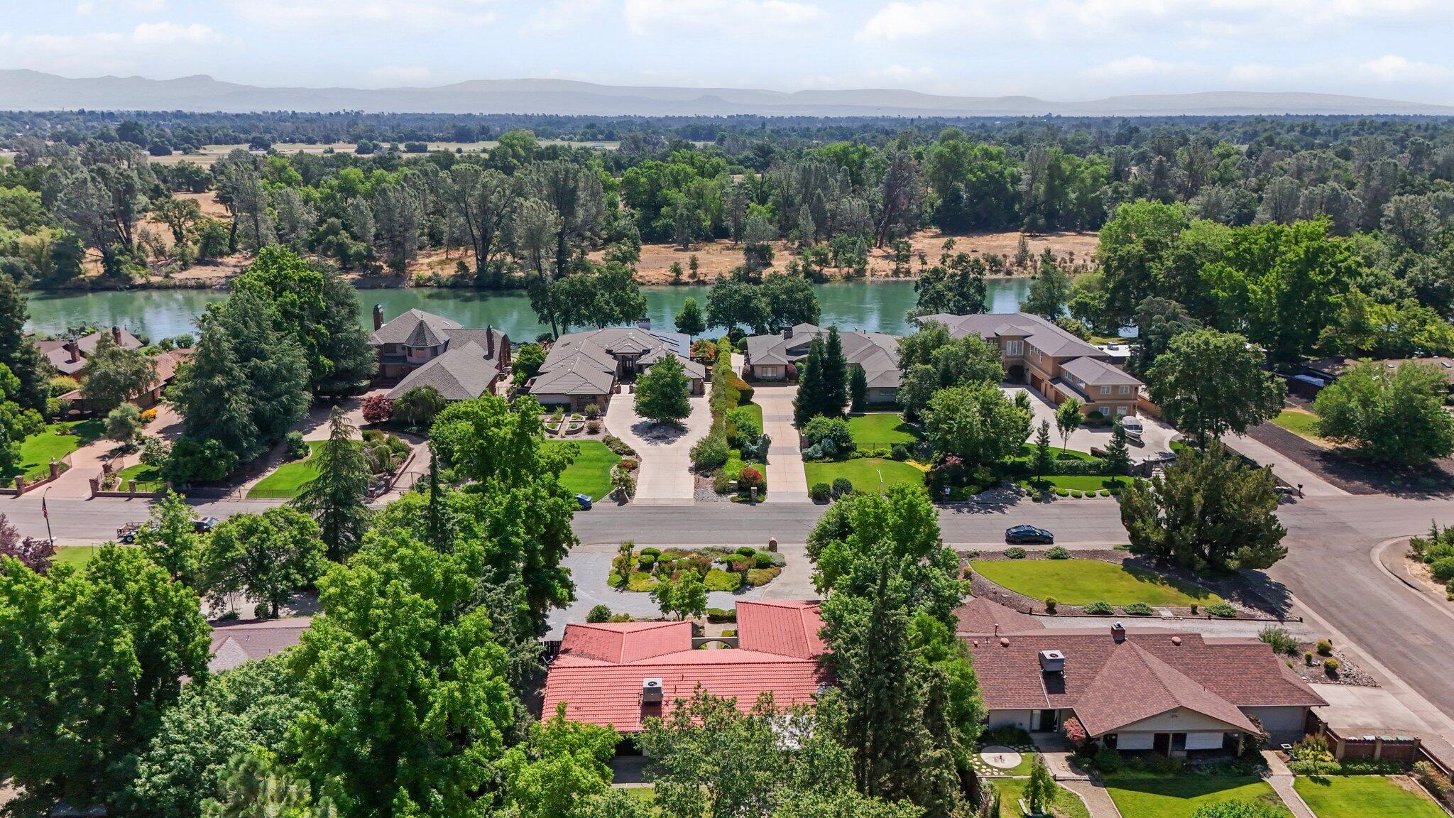 6136 Riverside Drive