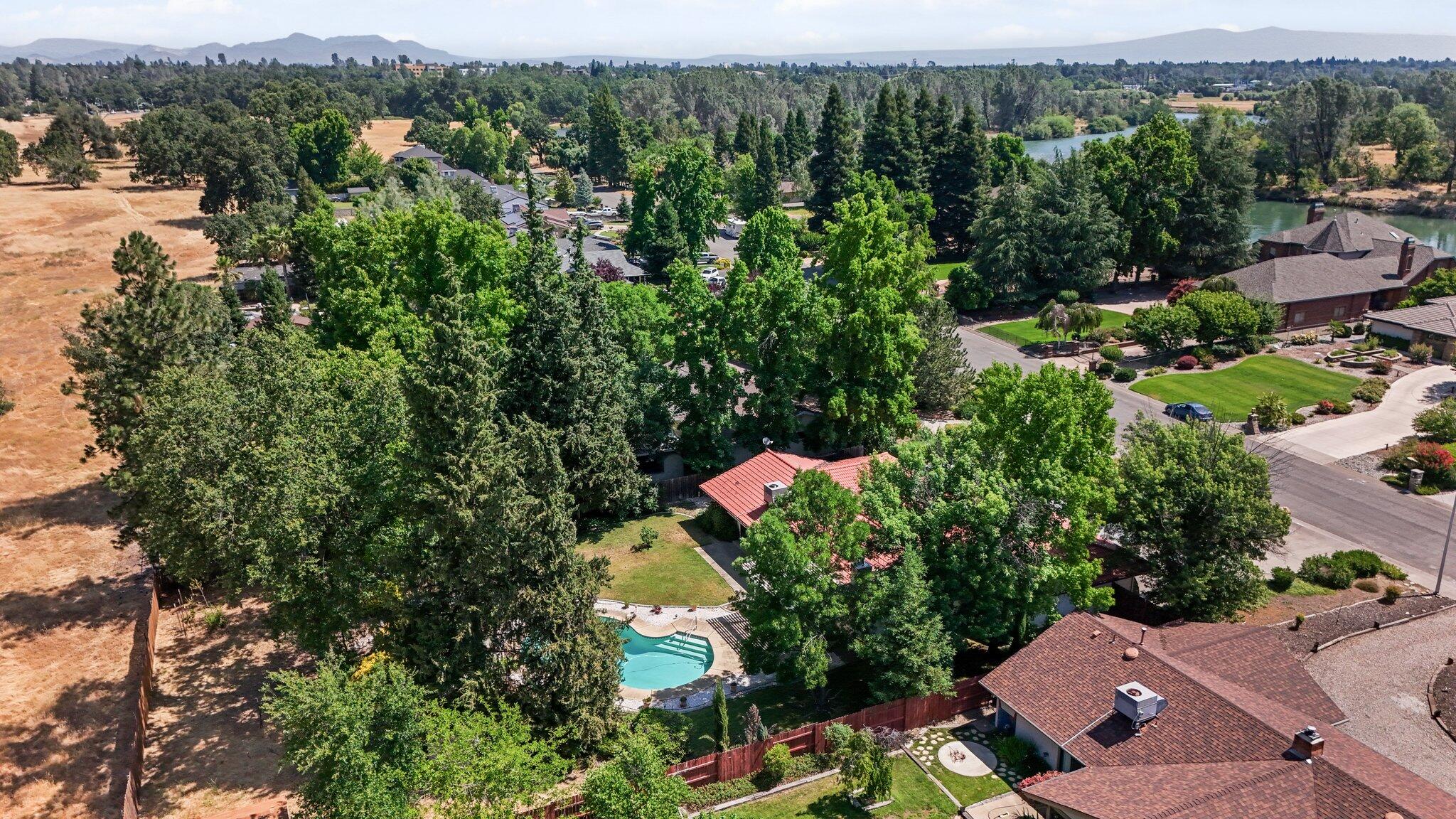 6136 Riverside Drive