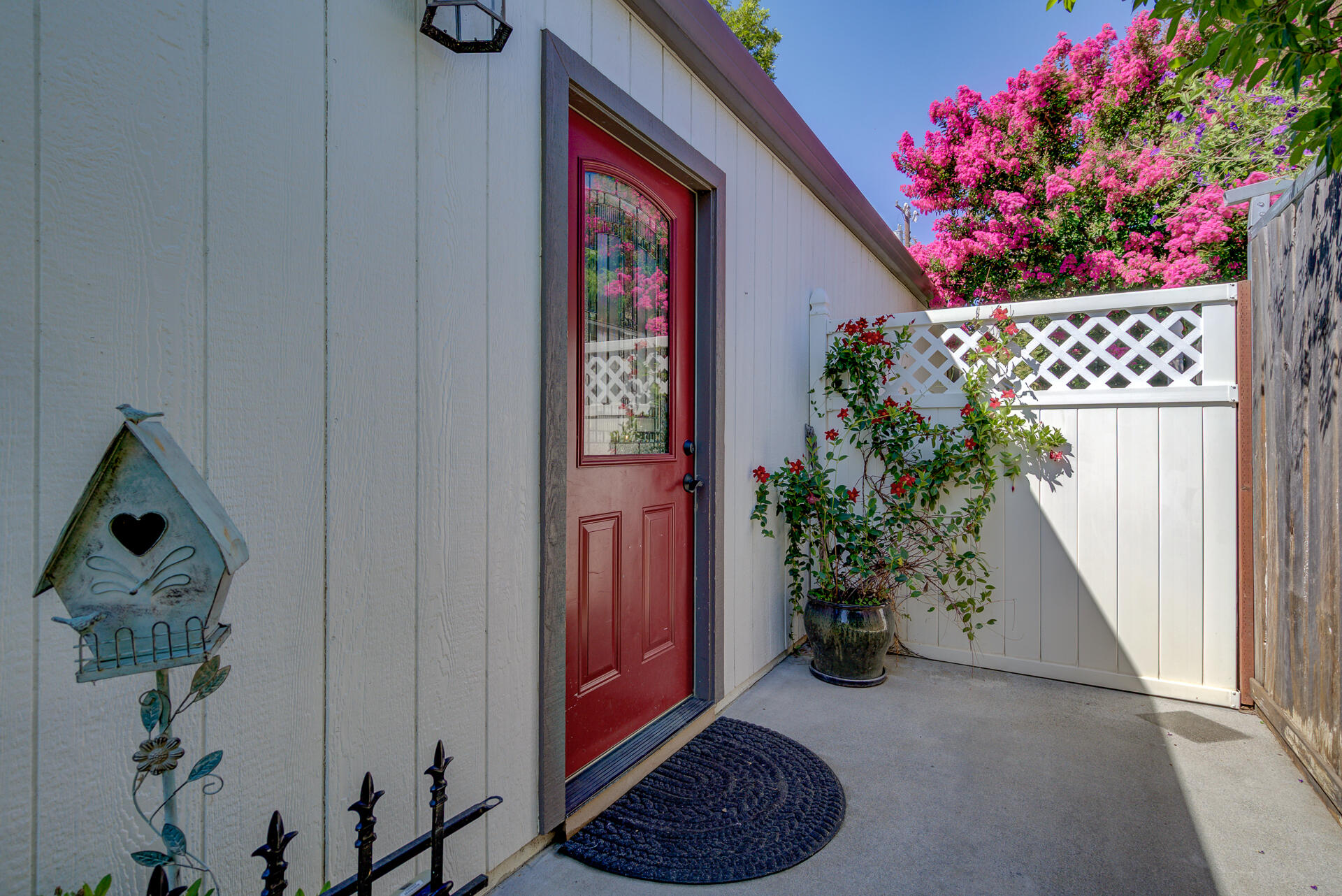 109 Ventura Avenue, B