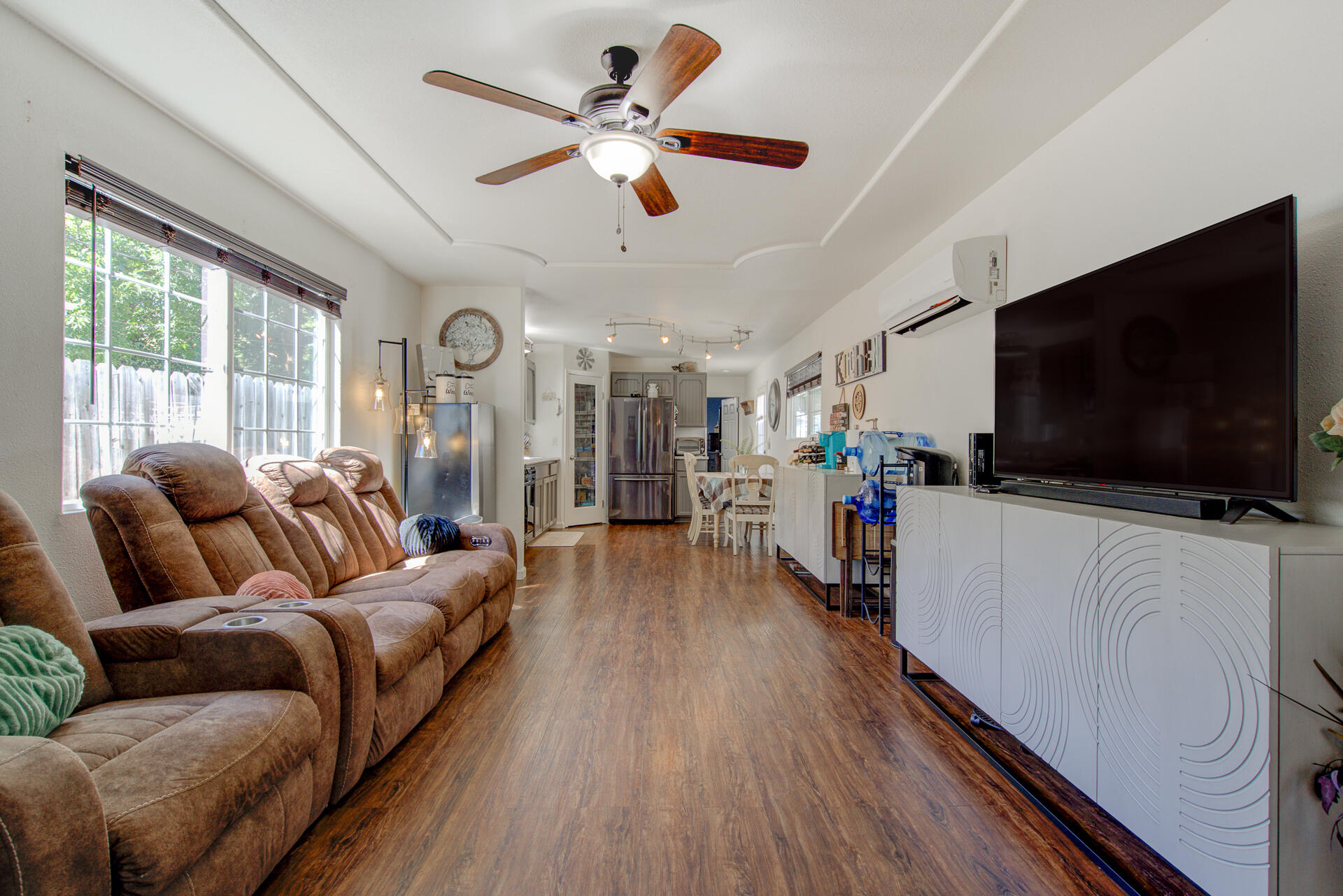 109 Ventura Avenue, B