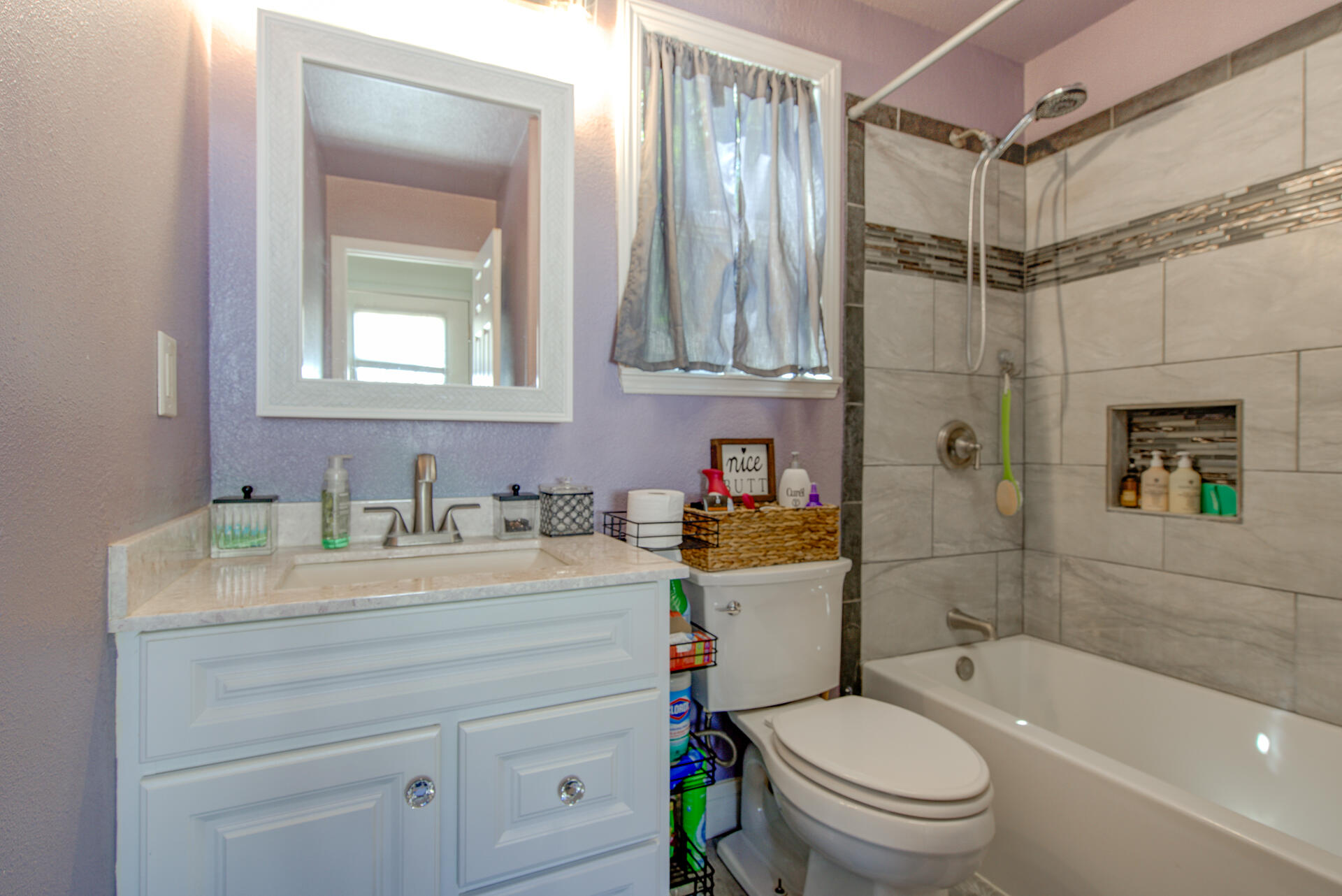 109 Ventura Avenue, B