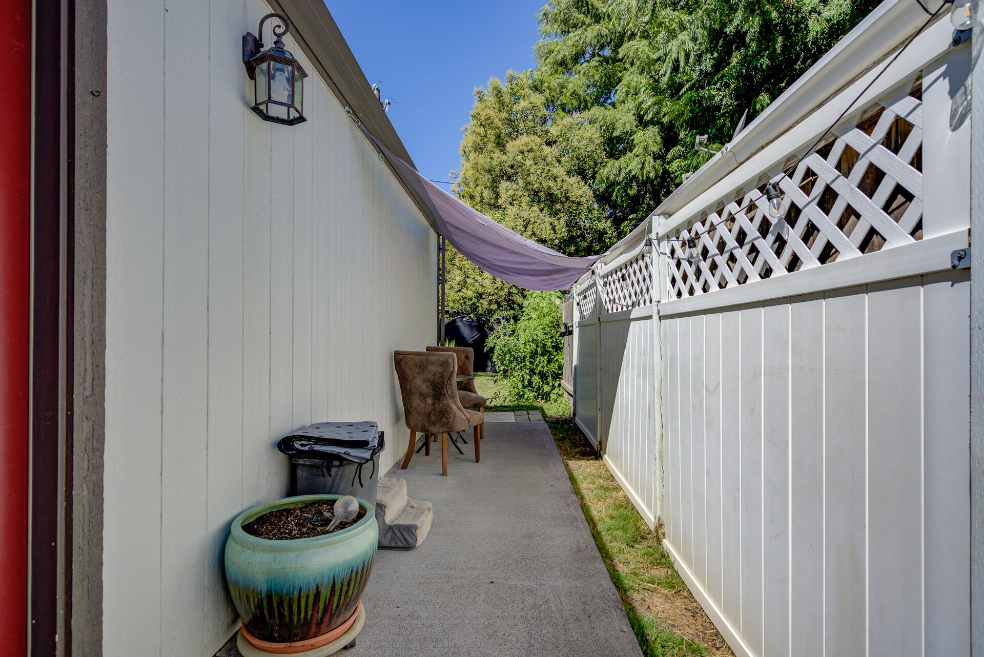 109 Ventura Avenue, B