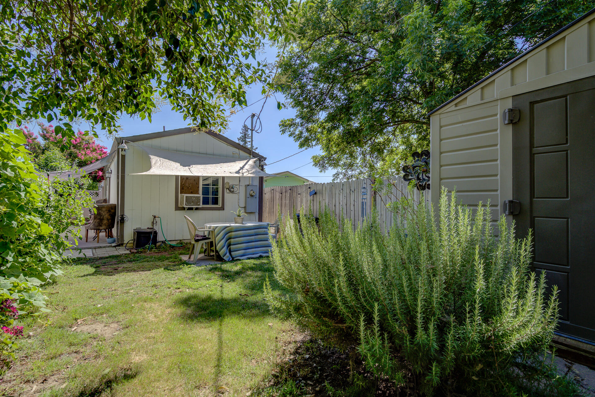 109 Ventura Avenue, B