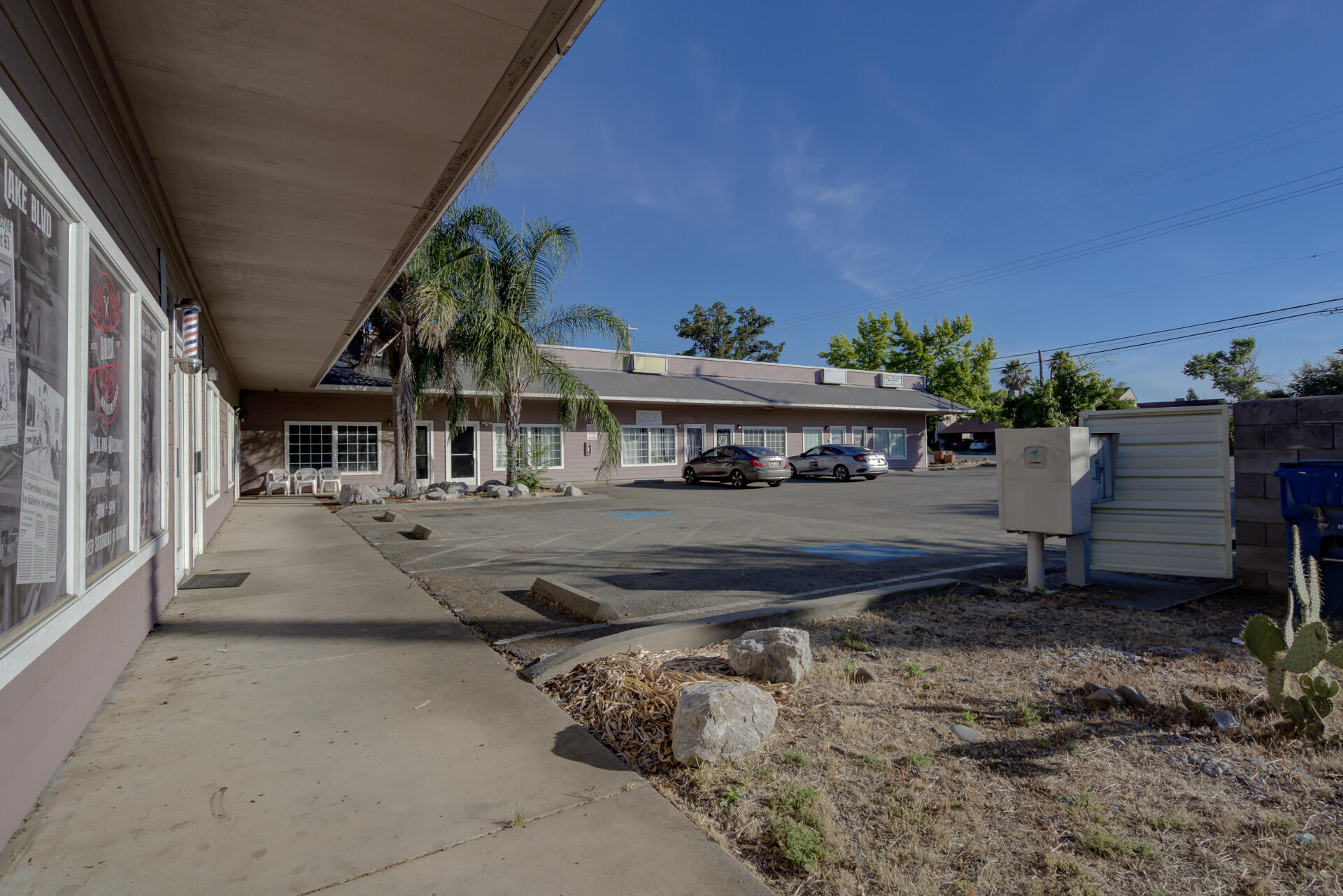 810 Lake Boulevard