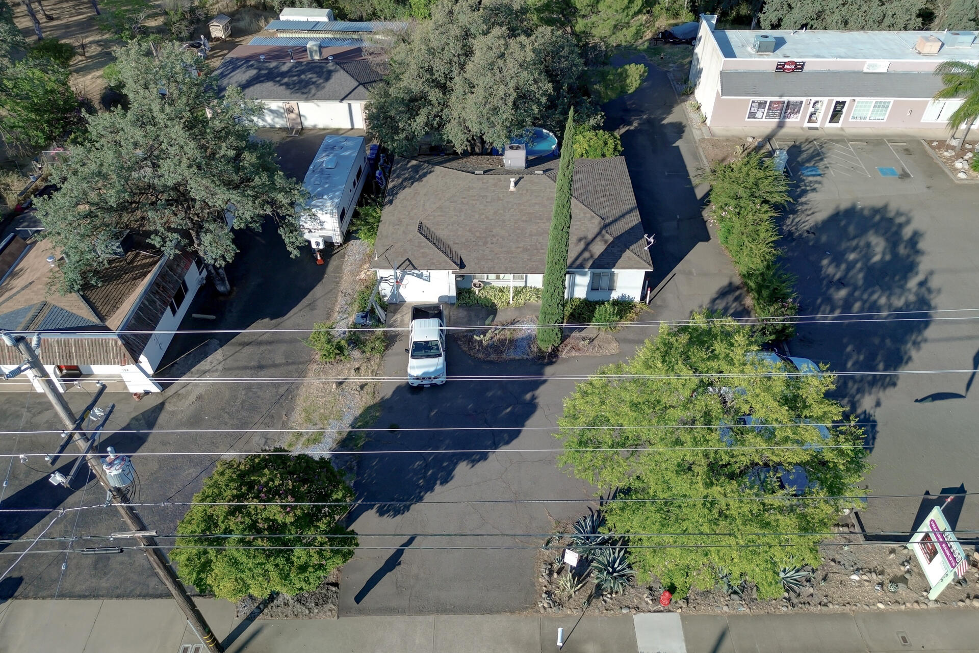 810 Lake Boulevard