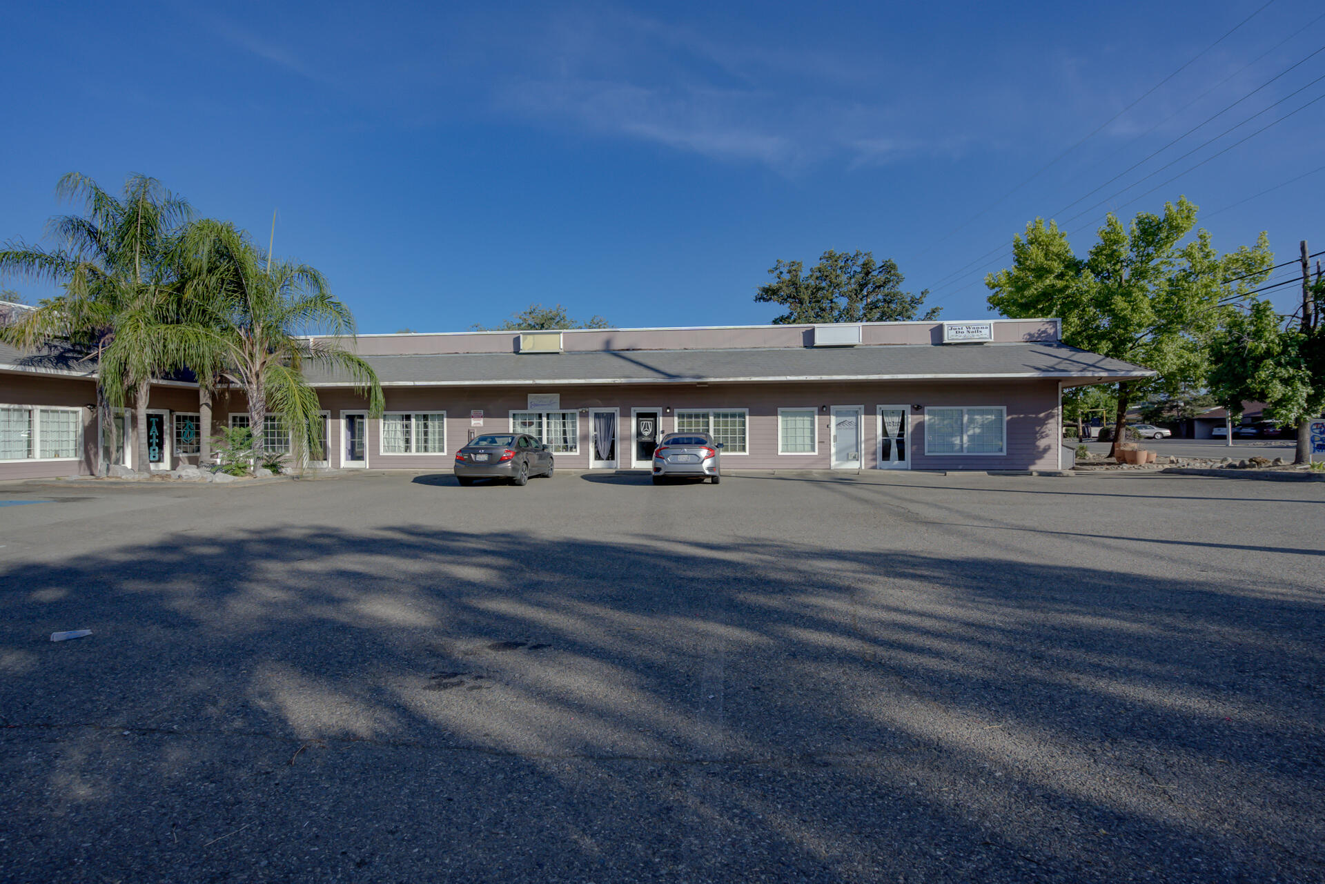 810 Lake Boulevard