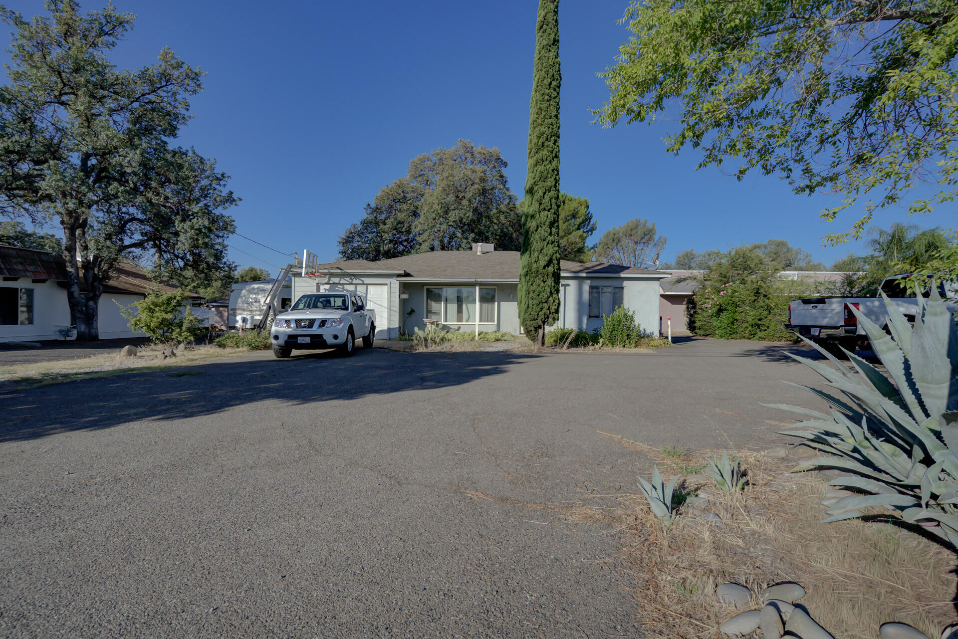 810 Lake Boulevard