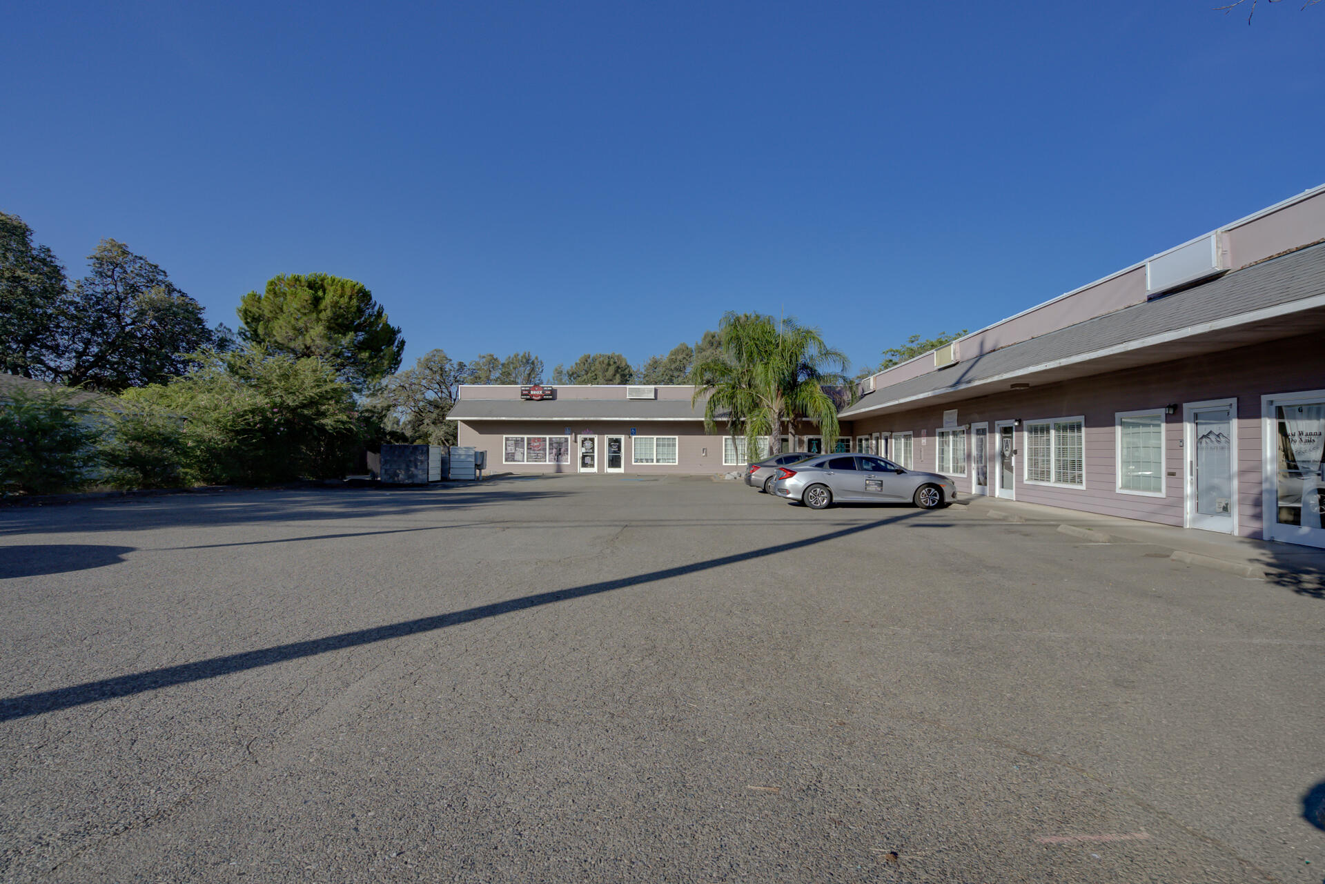810 Lake Boulevard