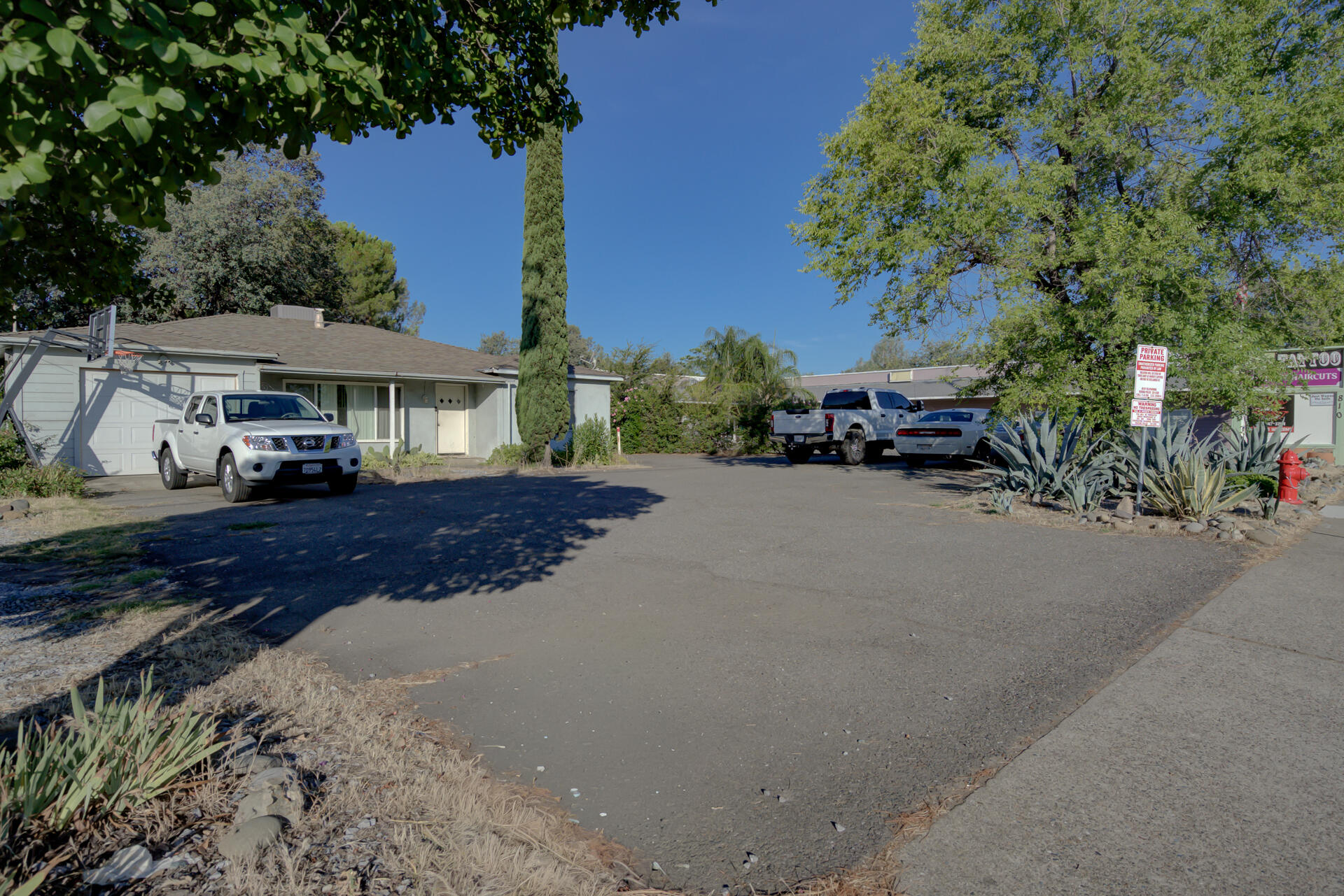 810 Lake Boulevard