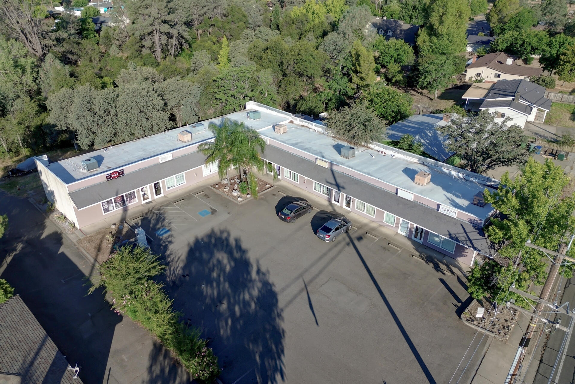 810 Lake Boulevard