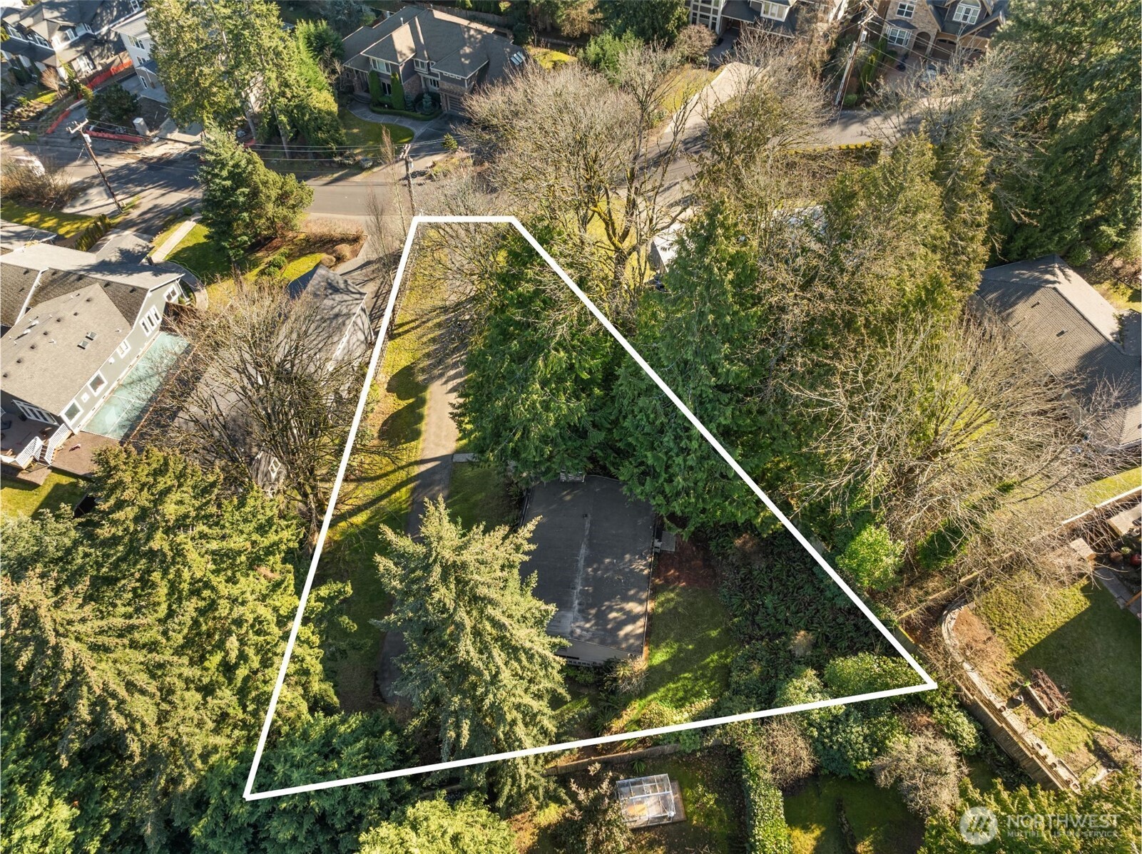 10048 NE 30th Place