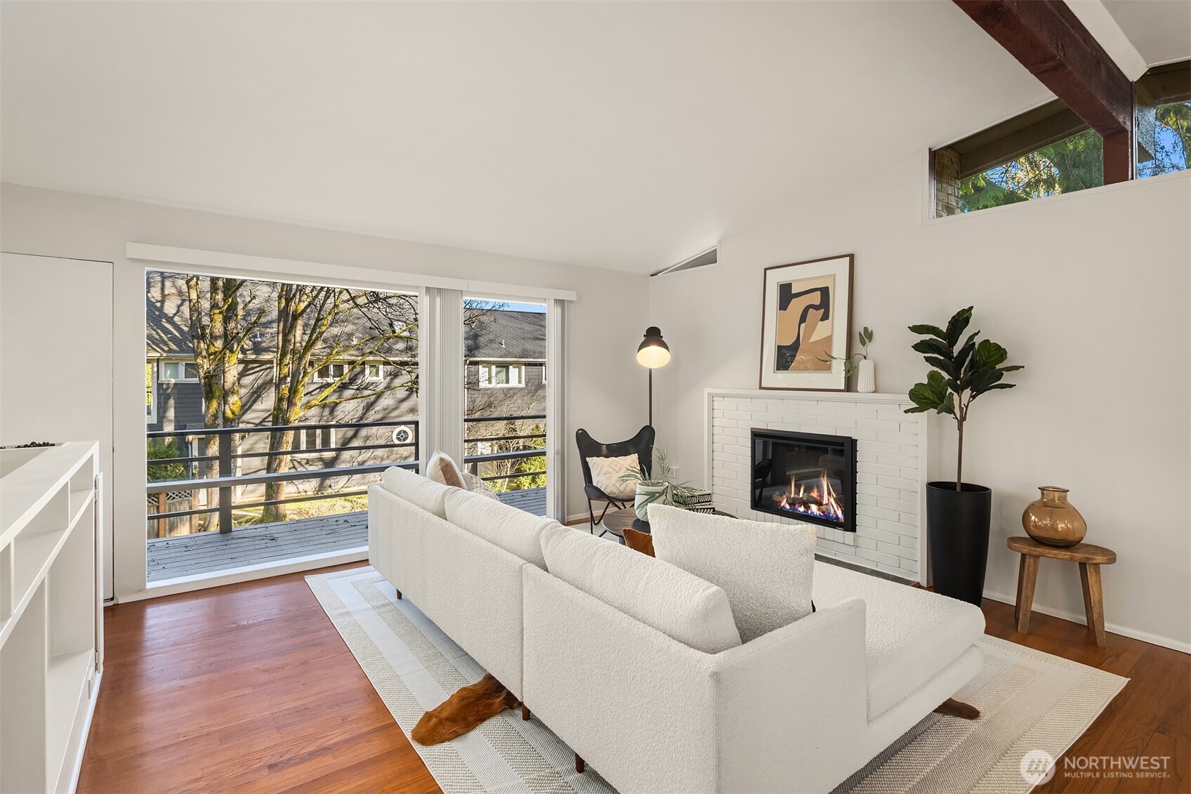 10048 NE 30th Place