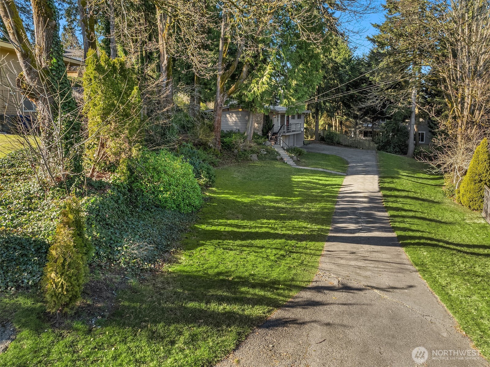 10048 NE 30th Place