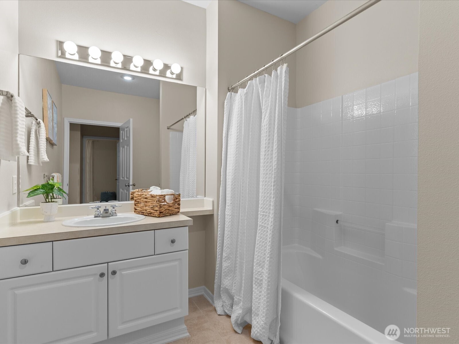 404 228th Street SW Unit: E102