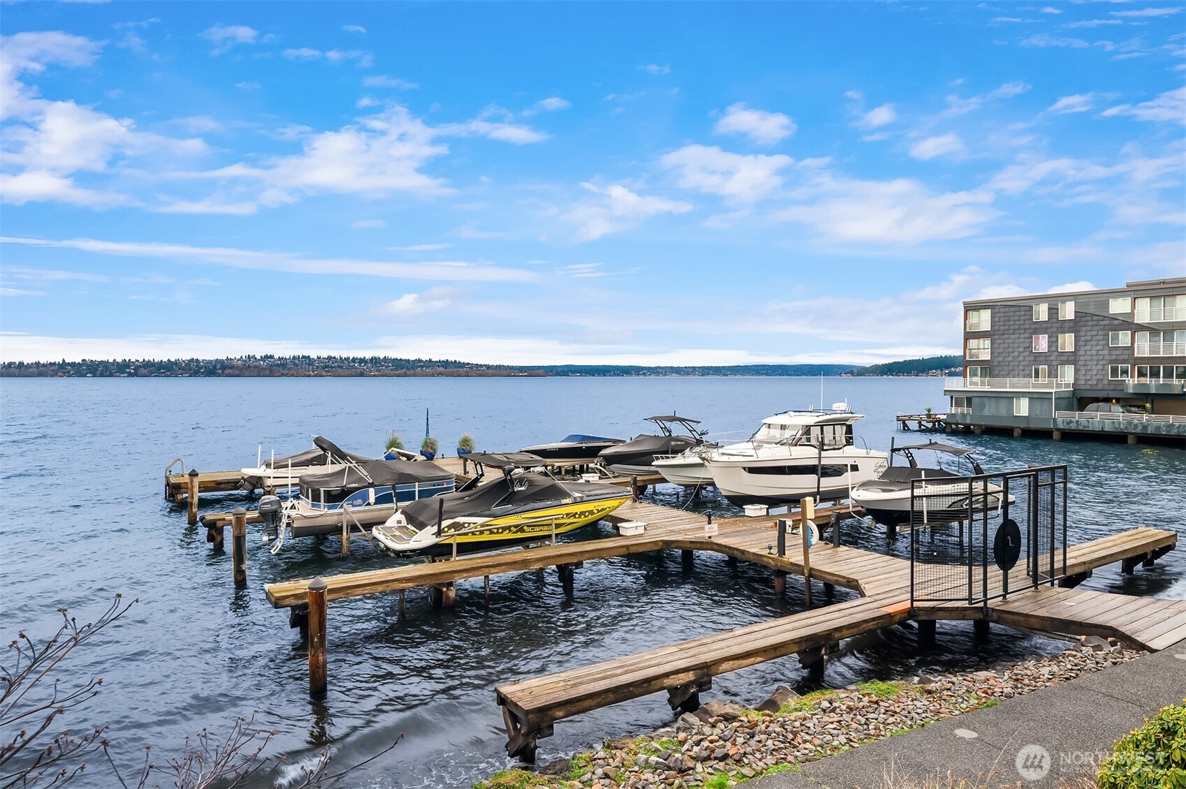 827 Lake Street S Unit: 105