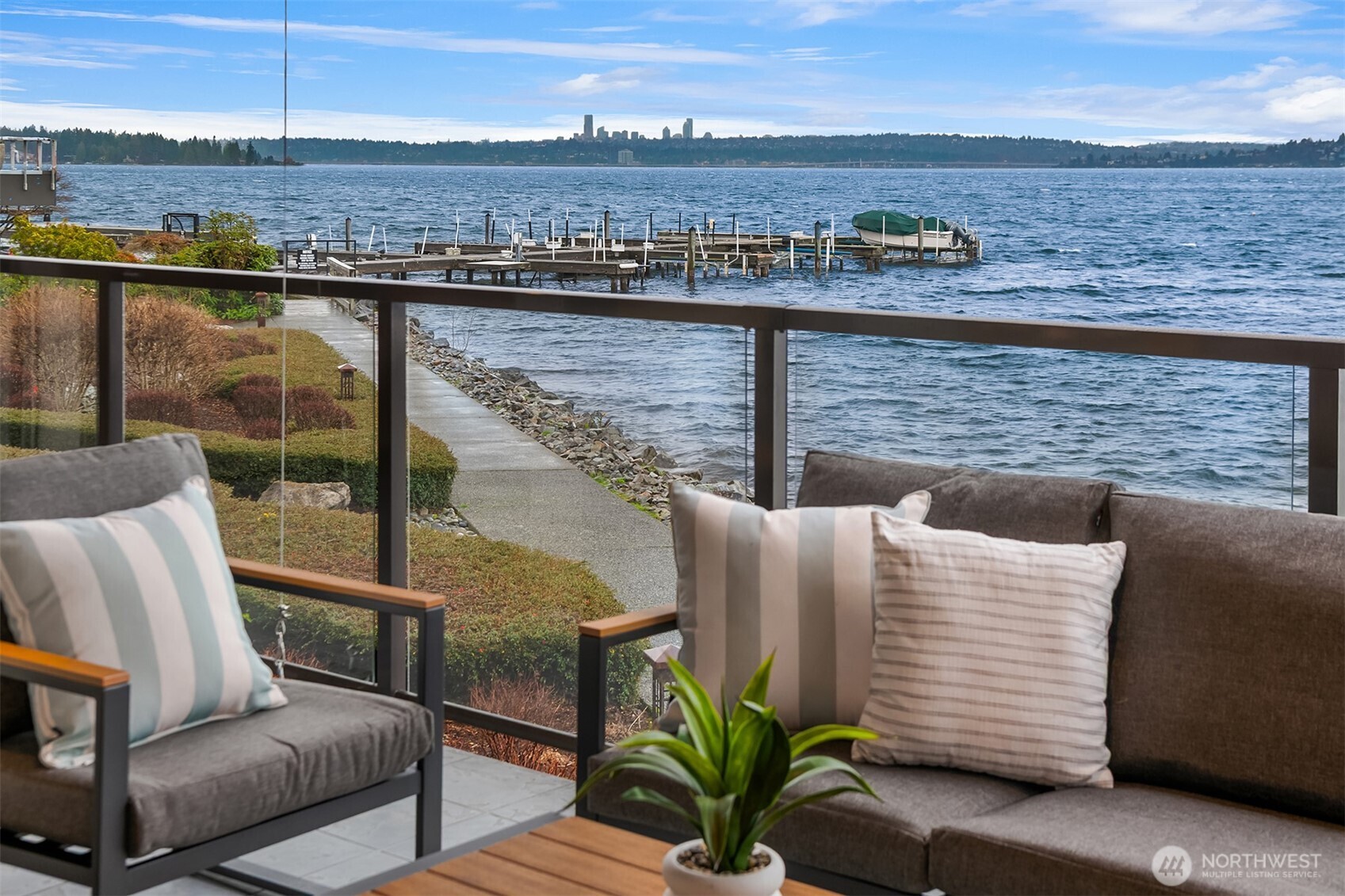 827 Lake Street S Unit: 105