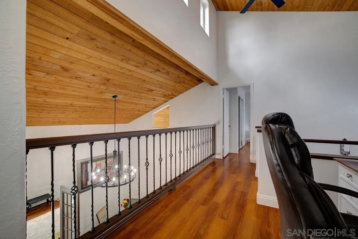 18847 Paradise Mountain Rd