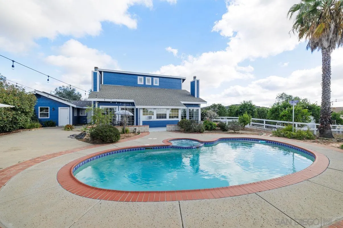 18847 Paradise Mountain Rd