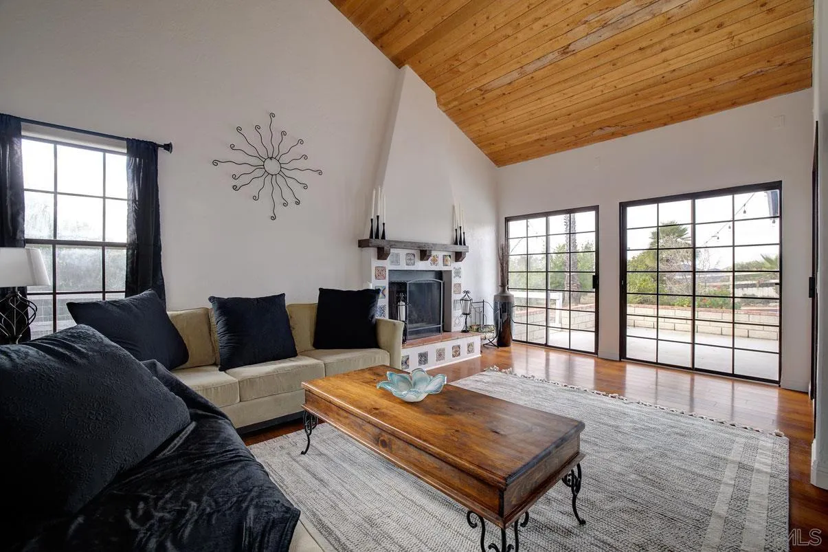 18847 Paradise Mountain Rd