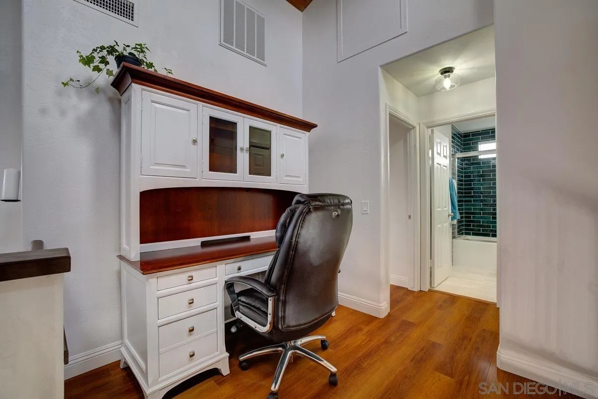 18847 Paradise Mountain Rd