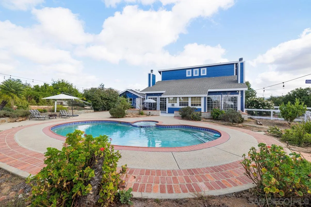 18847 Paradise Mountain Rd