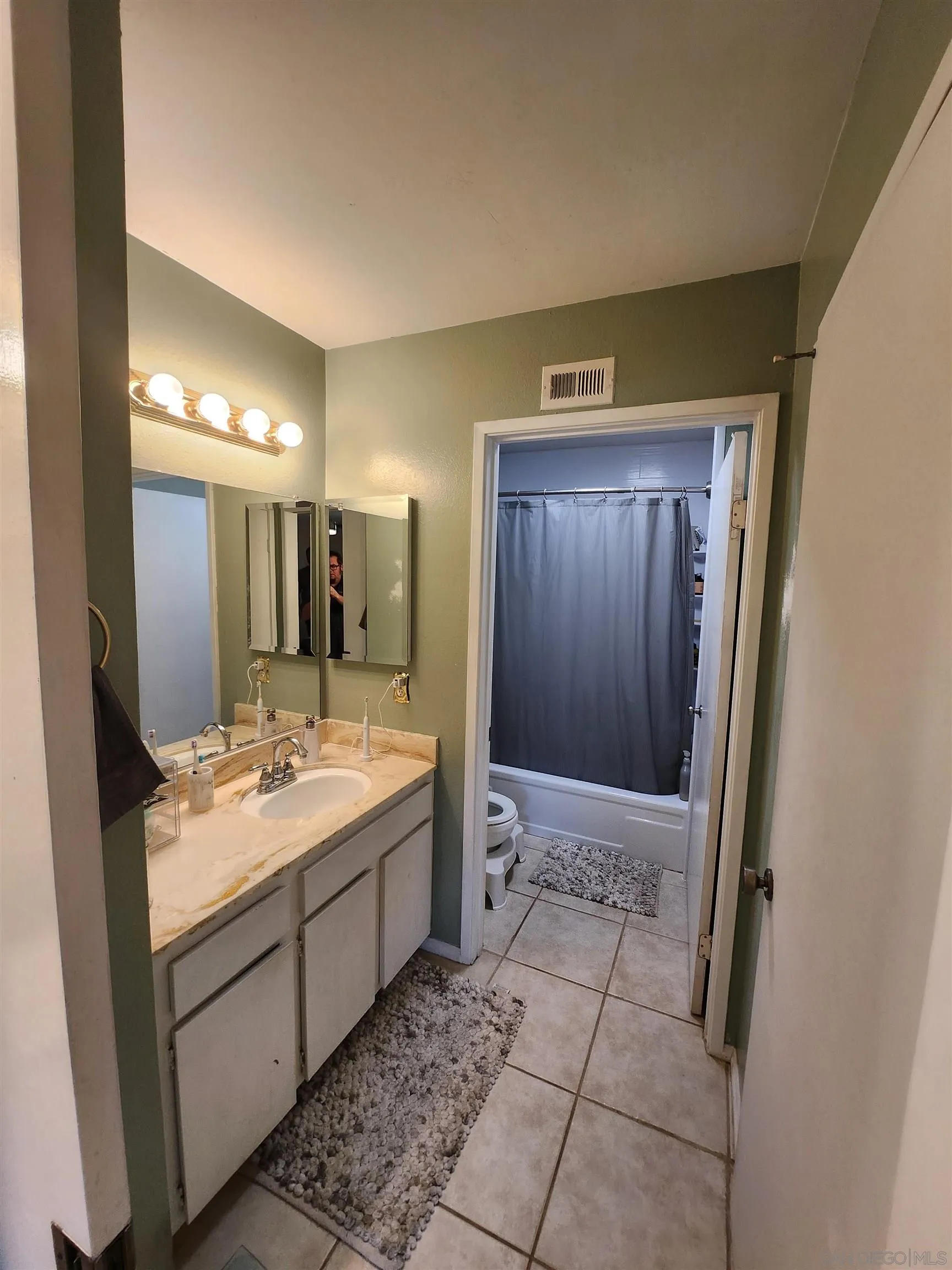 8958 Fletcher Valley