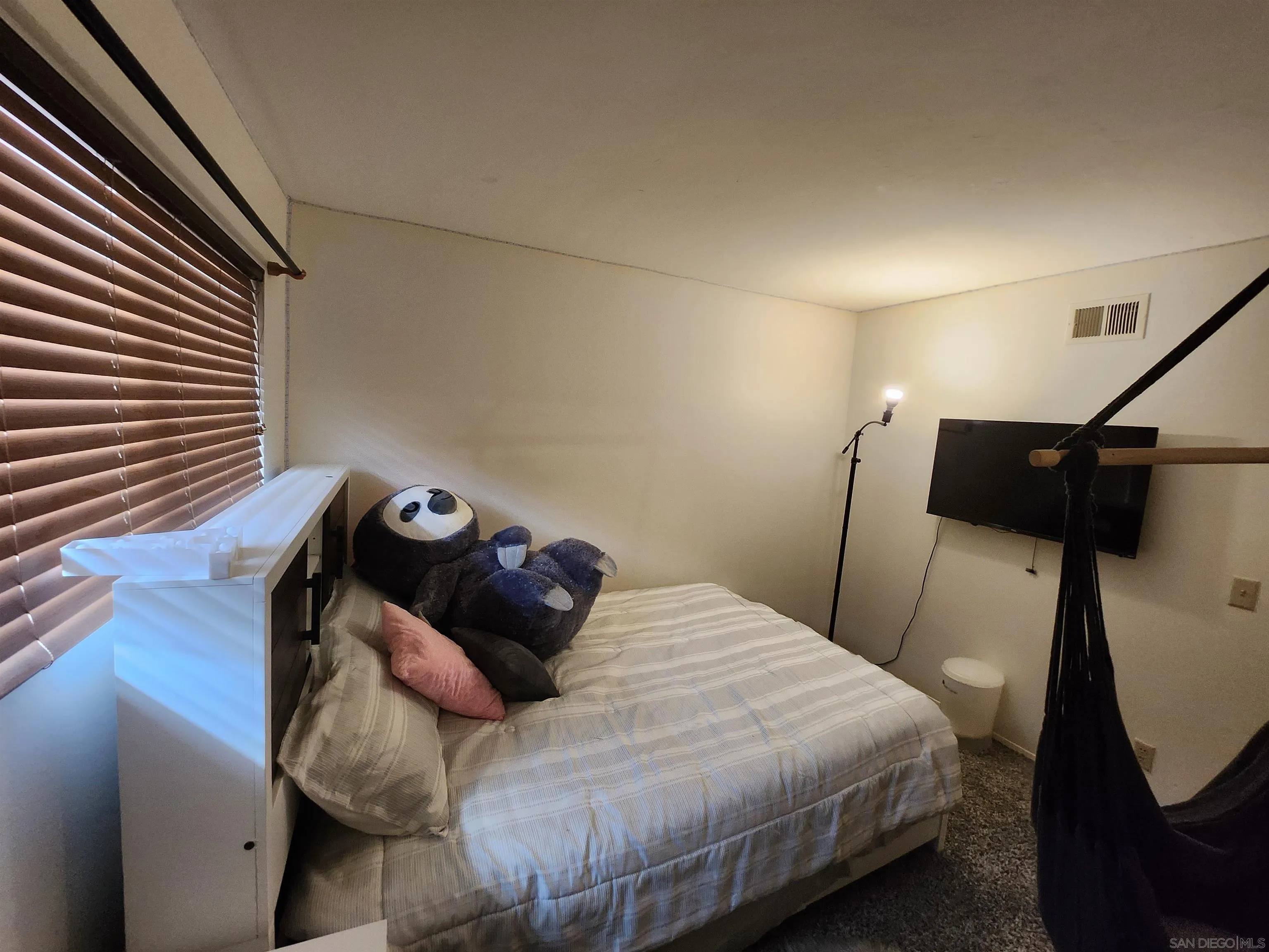 8958 Fletcher Valley