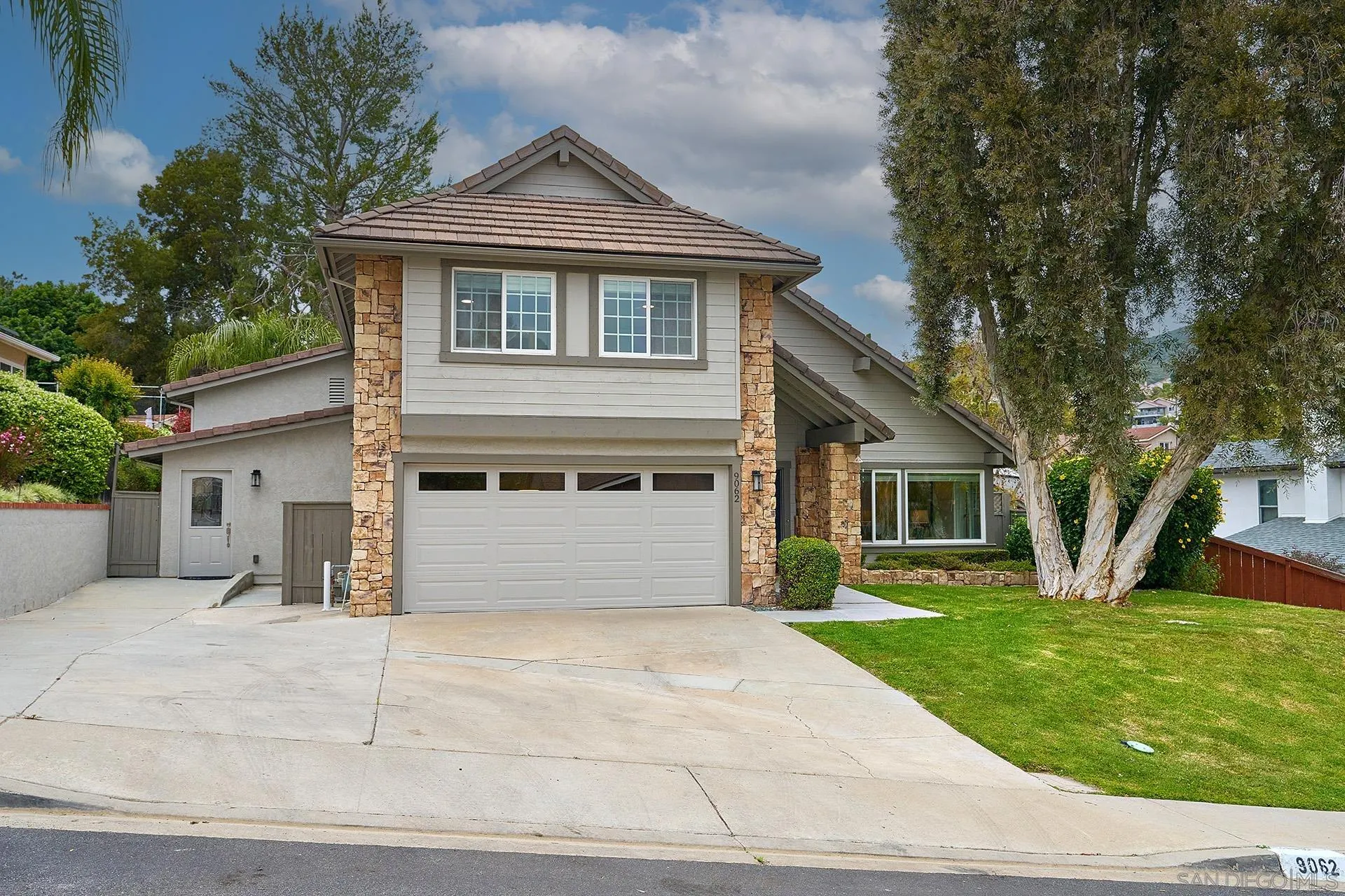 9062 Meadowrun Way
