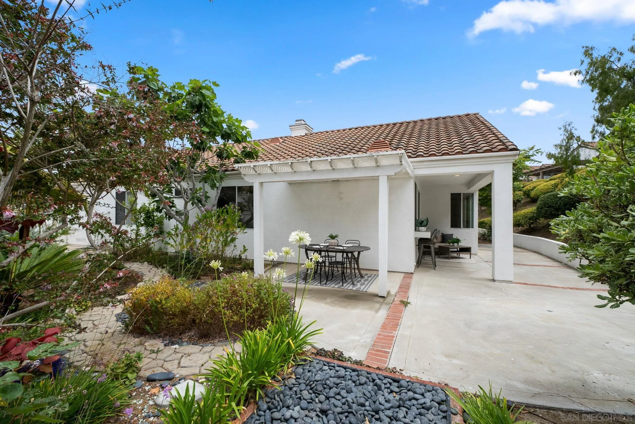 4884 Zenos Way