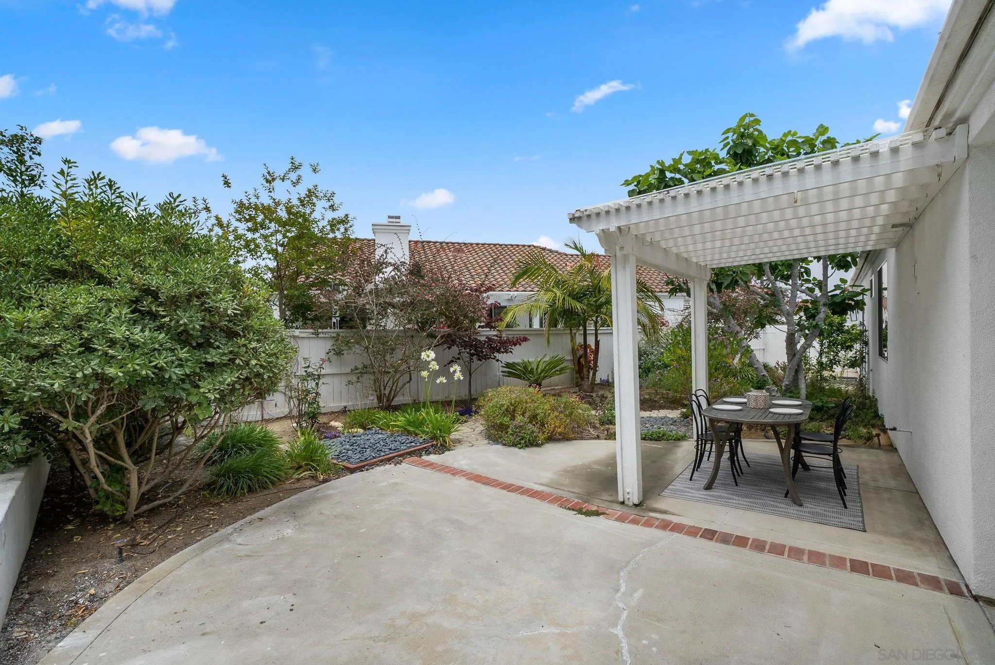 4884 Zenos Way