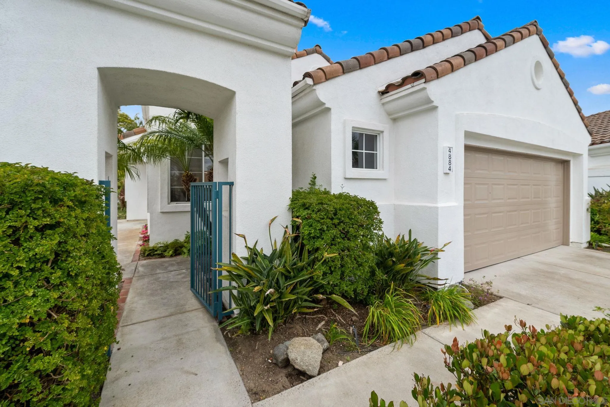4884 Zenos Way