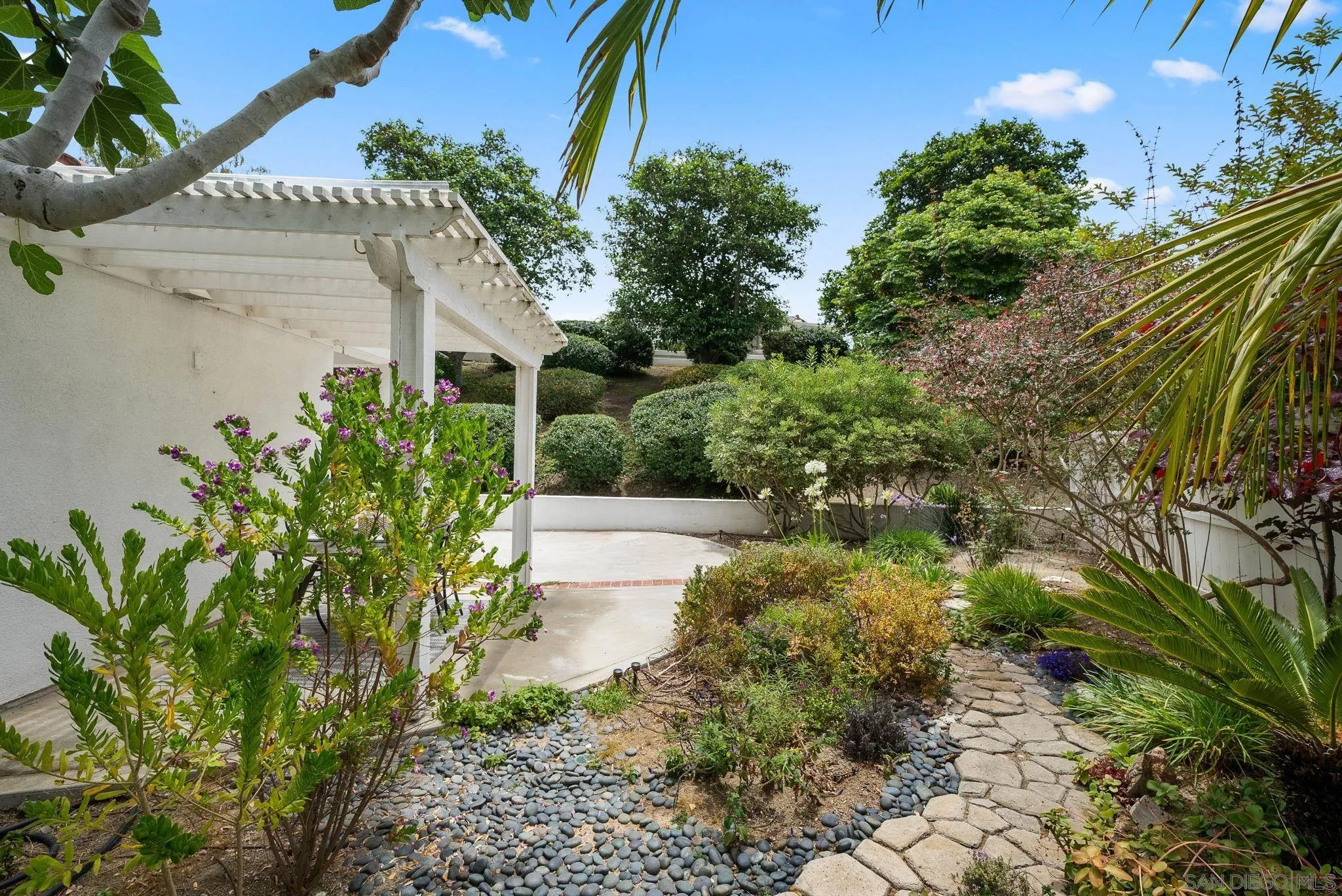 4884 Zenos Way