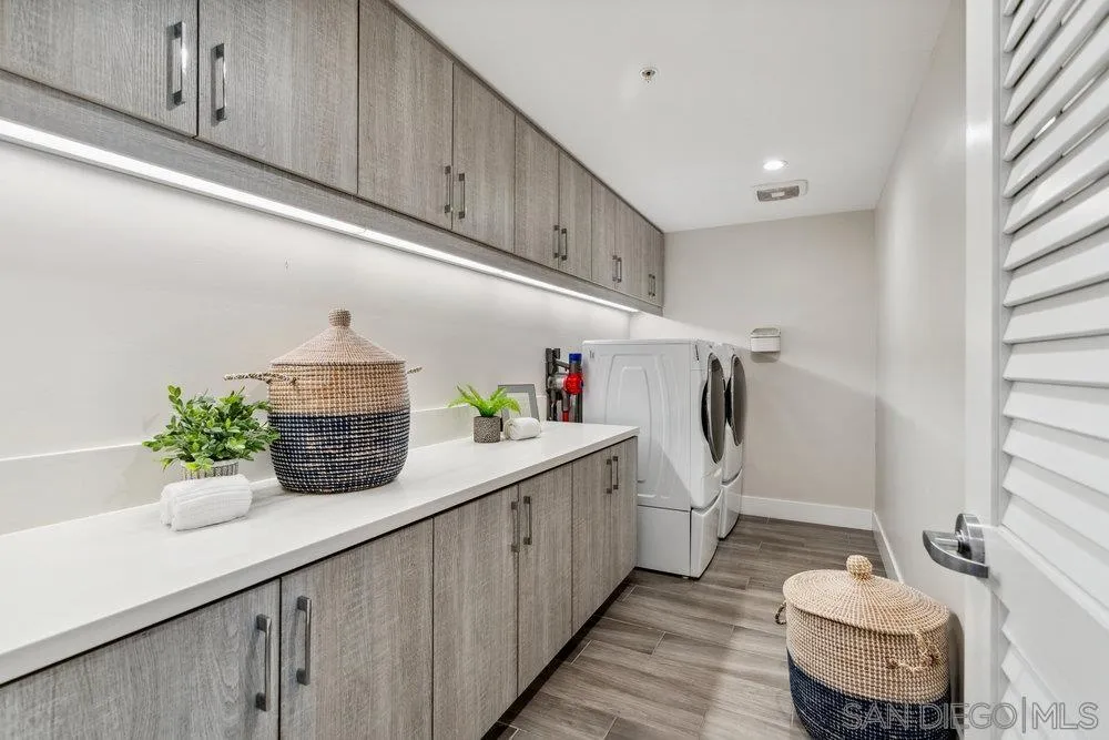 3025 Byron Street Unit 307