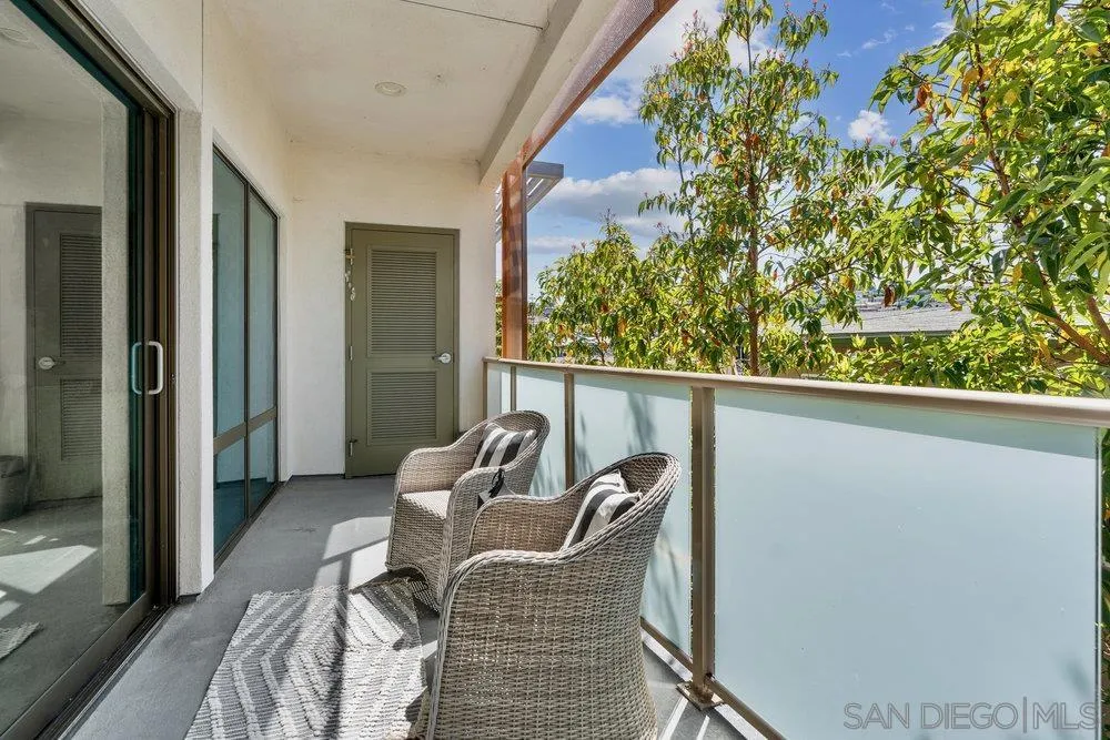 3025 Byron Street Unit 307